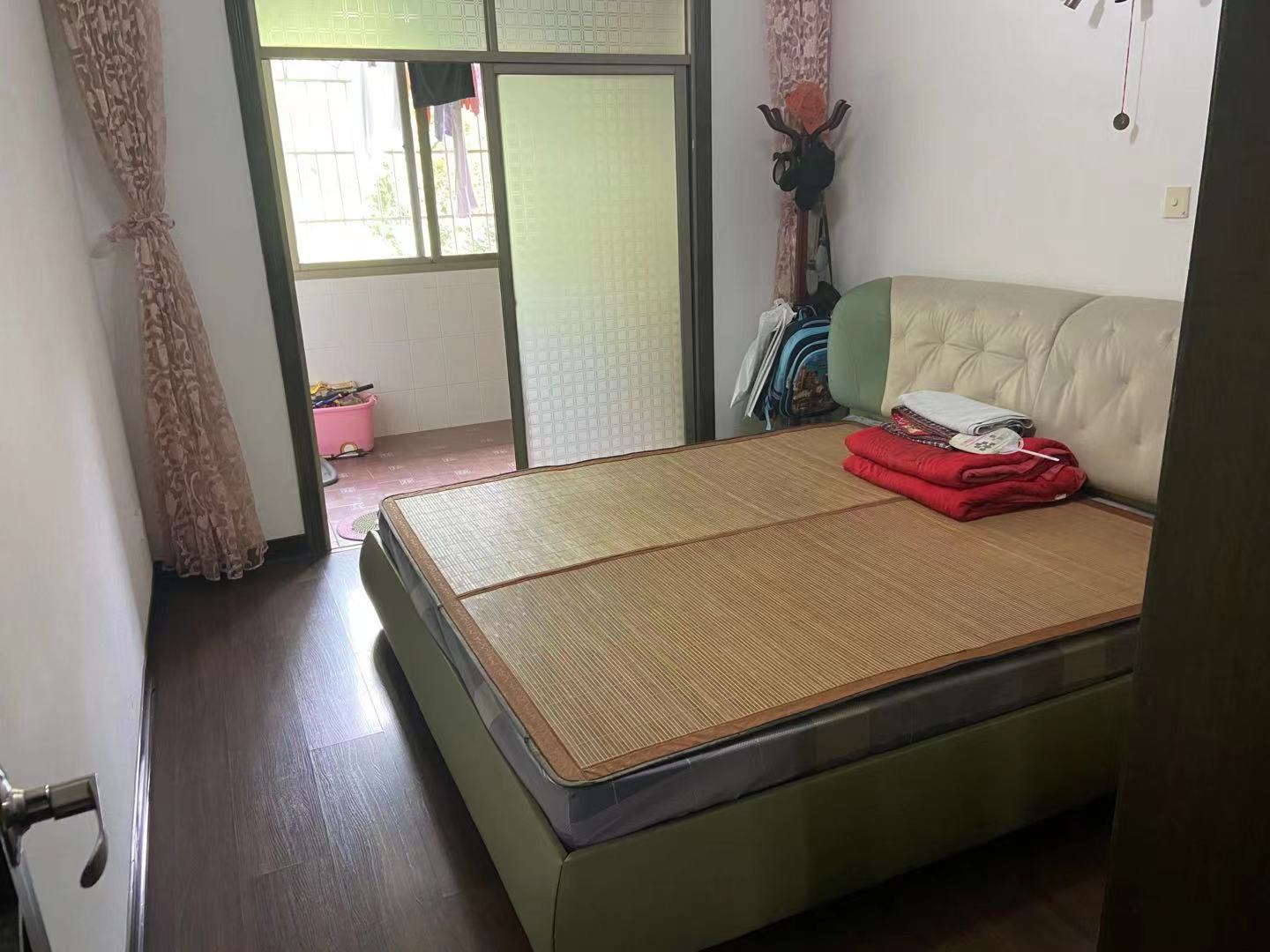 建冶小区 3室2厅2卫 52.8万 建冶小区 3室2厅2卫 52.8万客厅