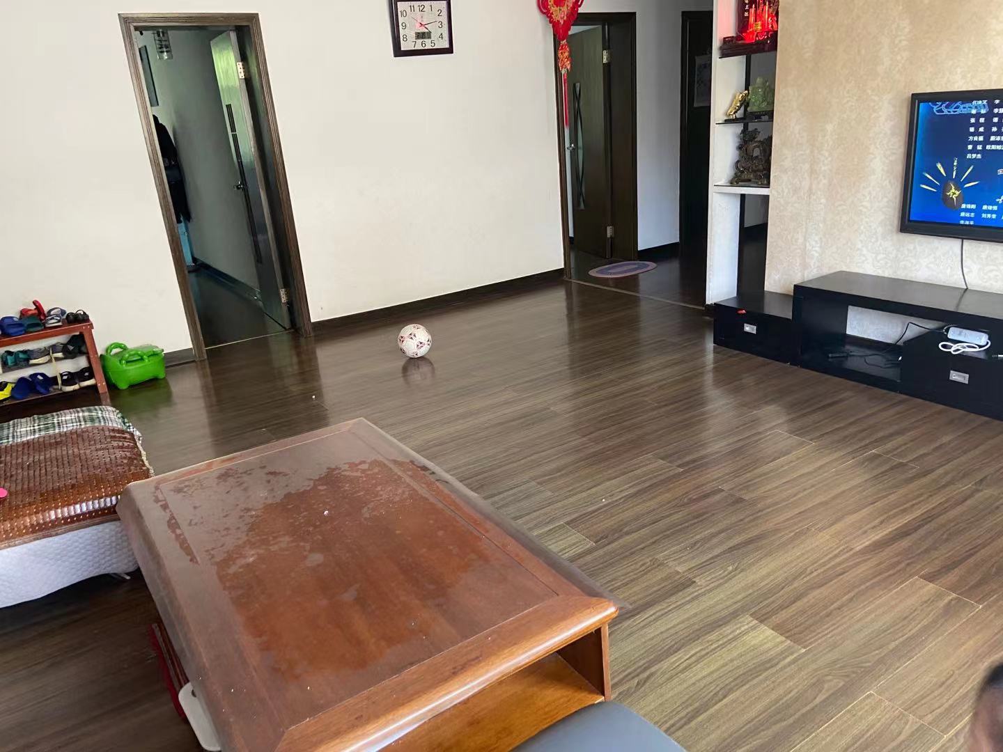 建冶小区 3室2厅2卫 52.8万 建冶小区 3室2厅2卫 52.8万客厅