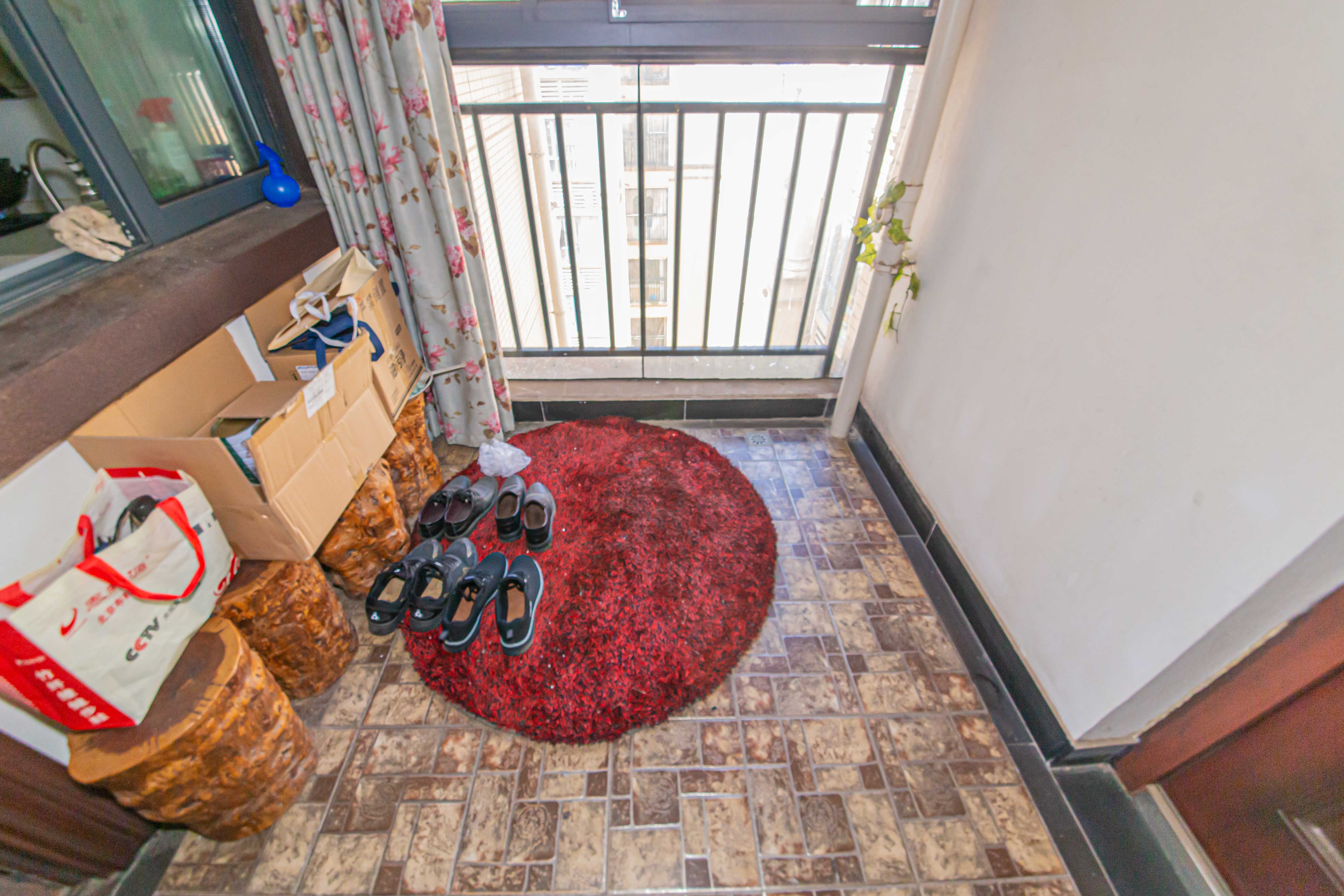 中建芙蓉嘉苑 3室2厅1卫 72.0万 中建芙蓉嘉苑 3室2厅1卫 72.0万阳台