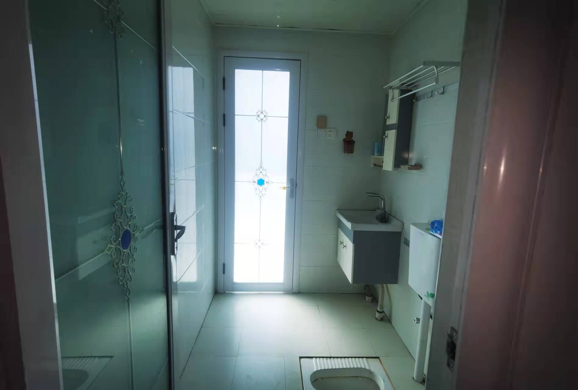 鸿星新天地 4室2厅2卫 2800.0元/月 鸿星新天地 4室2厅2卫 2800.0元/月室内图