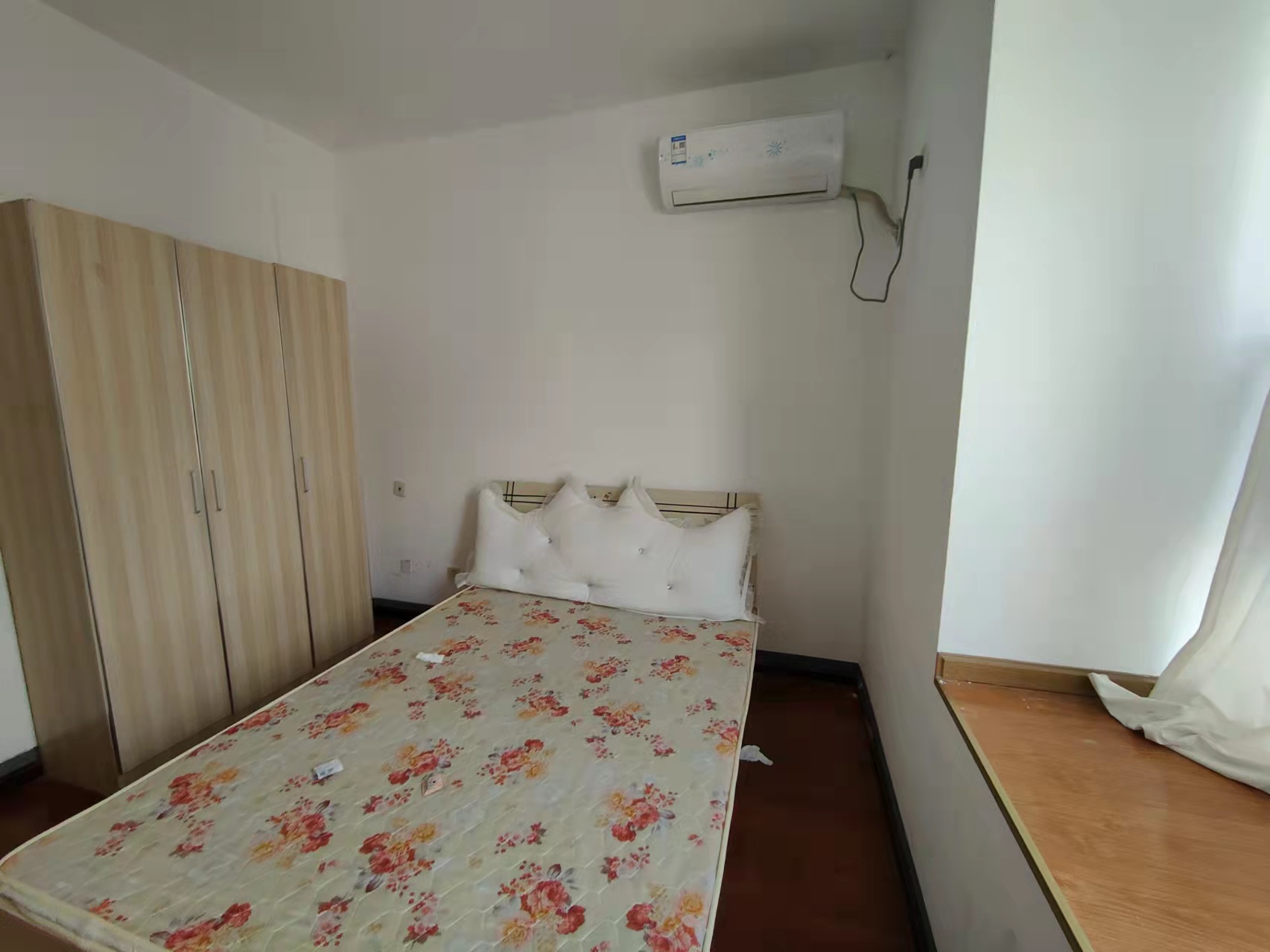 南湖春天  1室1厅1卫    1500.0元/月室内图