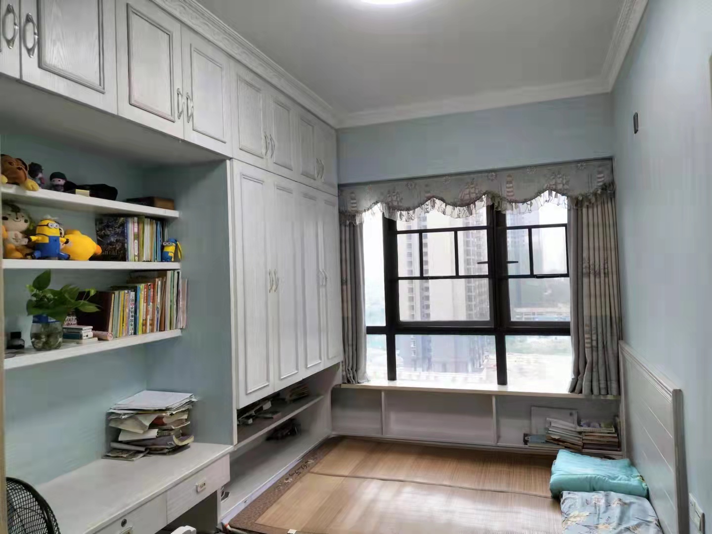 日盛山湖城 3室2厅1卫 72.0万 日盛山湖城 3室2厅1卫 72.0万客厅