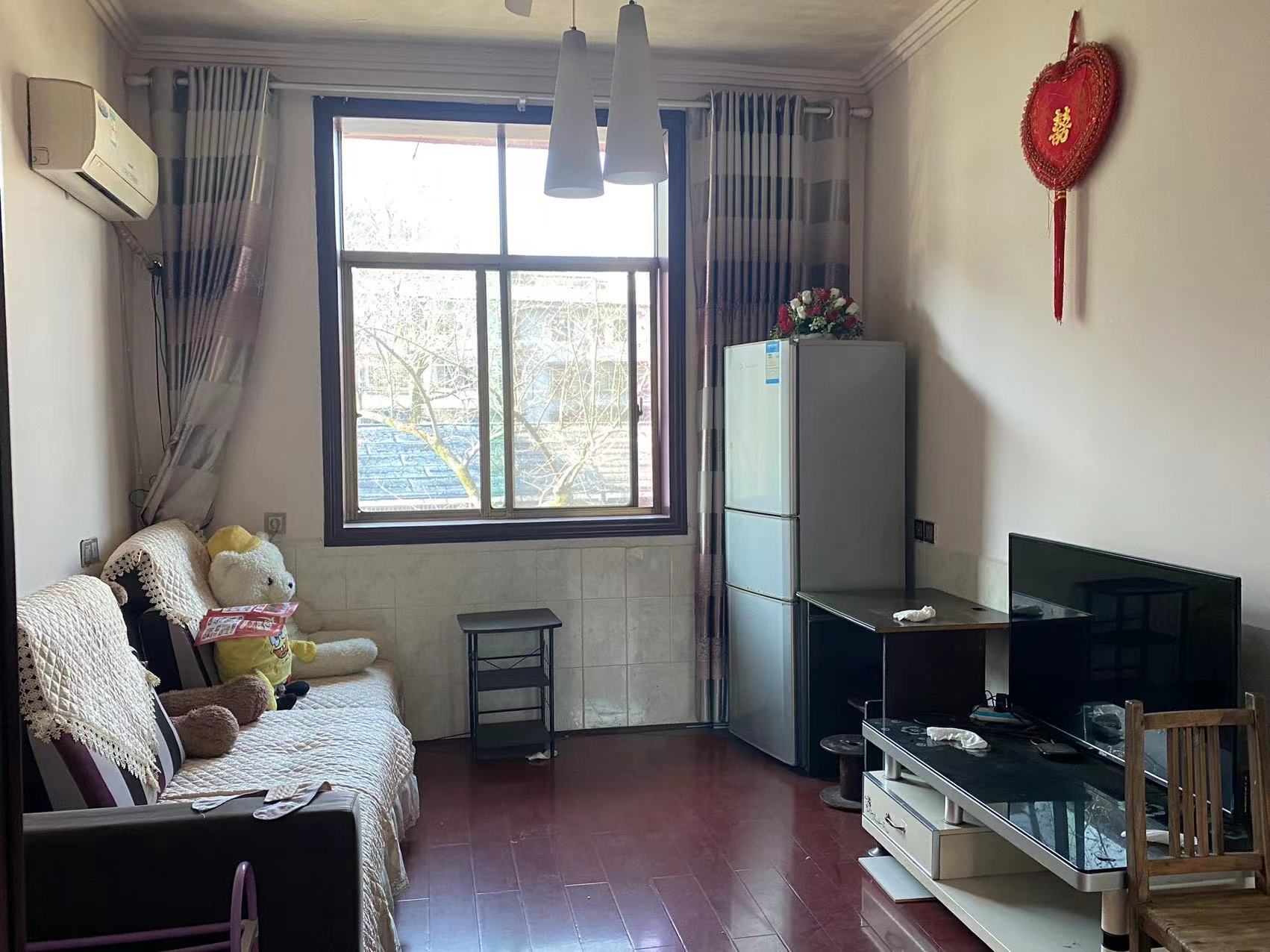 会龙山社区  2室1厅1卫    800.0元/月 会龙山社区  2室1厅1卫    800.0元/月