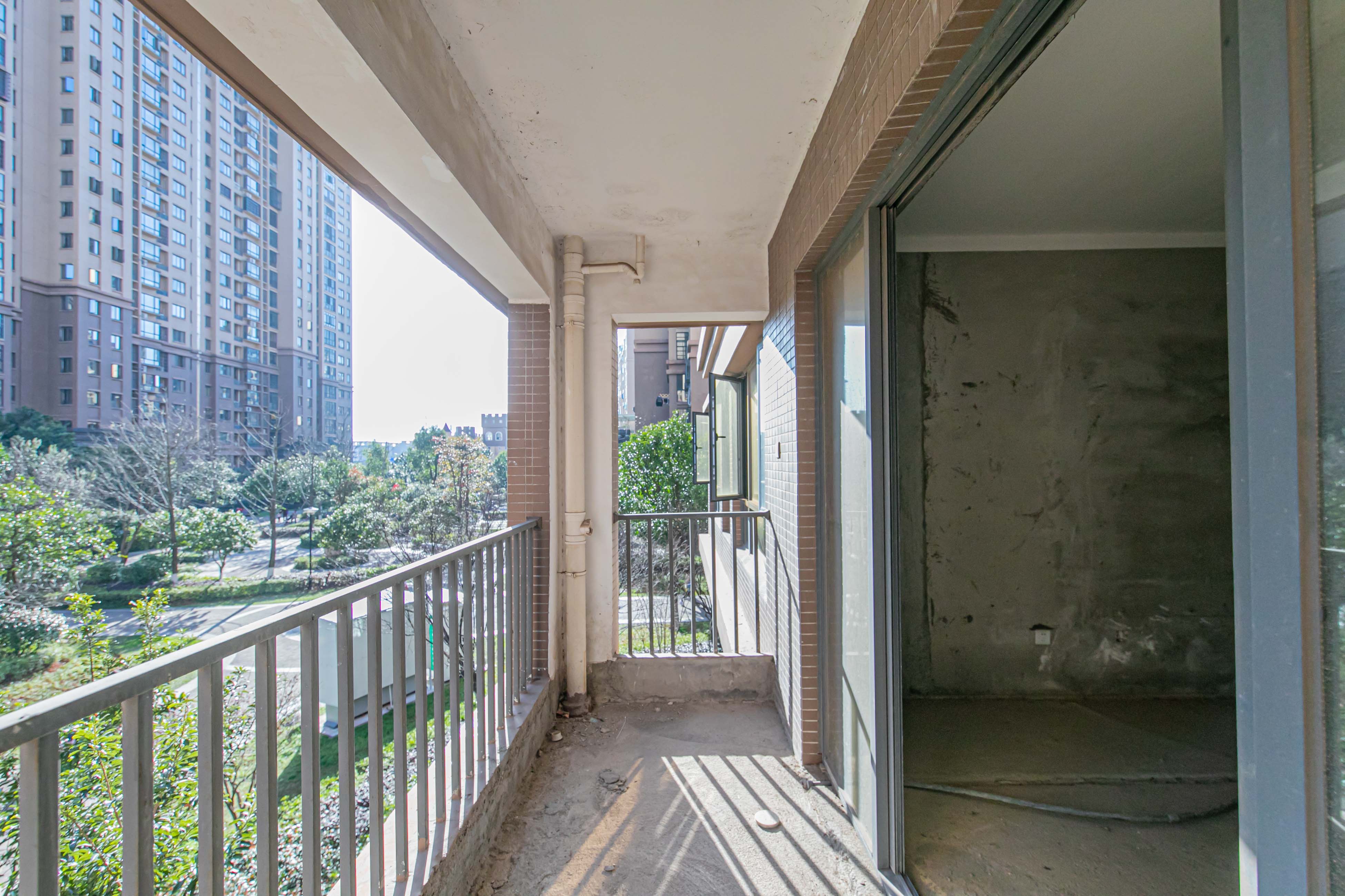 深业睿城 4室2厅2卫 102.0万 深业睿城 4室2厅2卫 102.0万其他