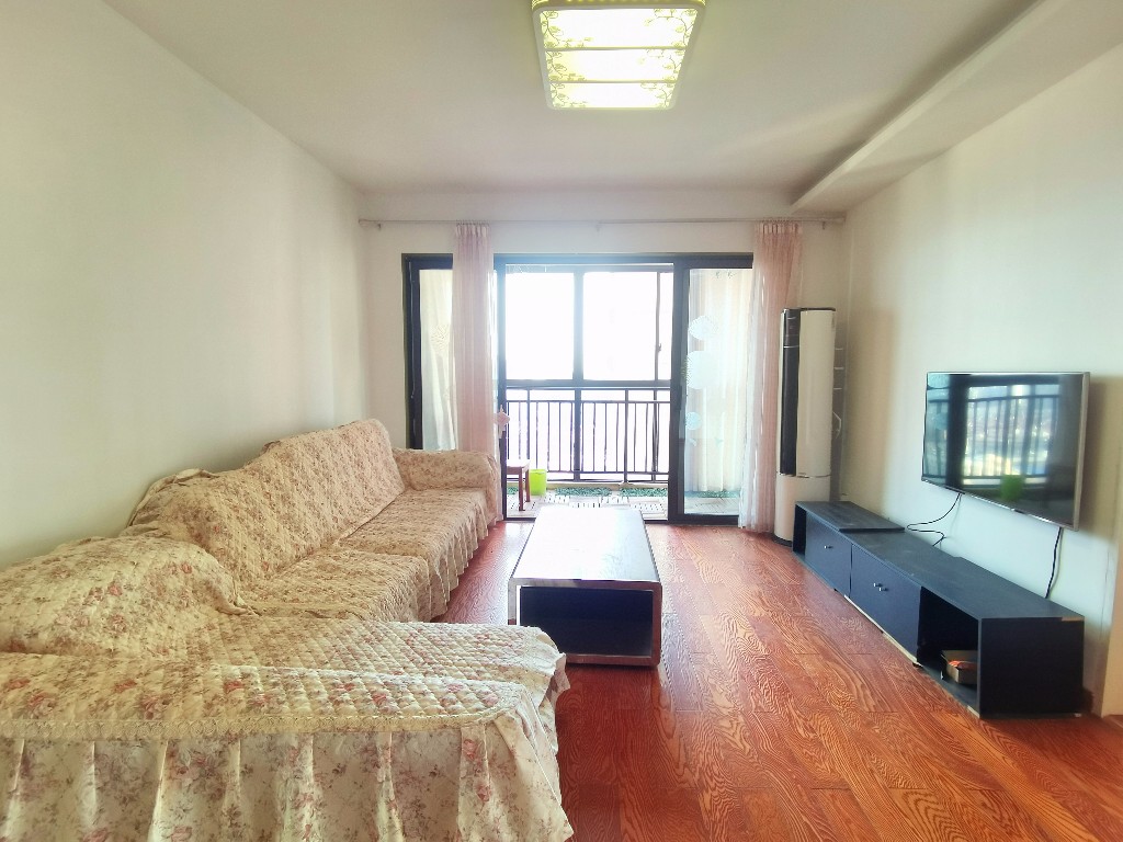 海韵天城 3室2厅1卫 44.00万 海韵天城 3室2厅1卫 44.00万客厅