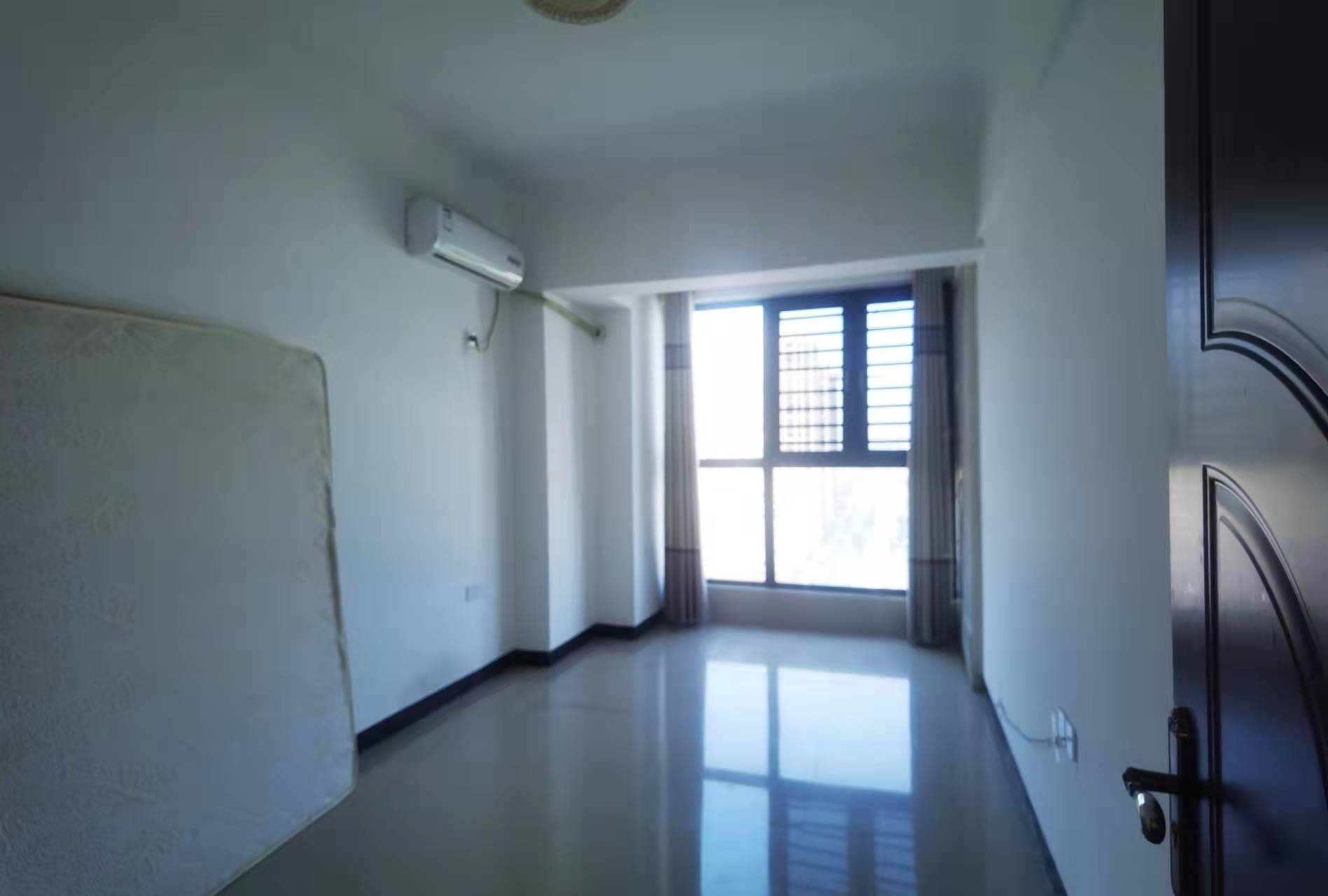 鸿星新天地 4室2厅2卫 2800.0元/月 鸿星新天地 4室2厅2卫 2800.0元/月室内图