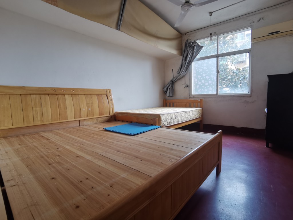 江滨社区 2室1厅1卫 600.0元/月 江滨社区 2室1厅1卫 600.0元/月室内图