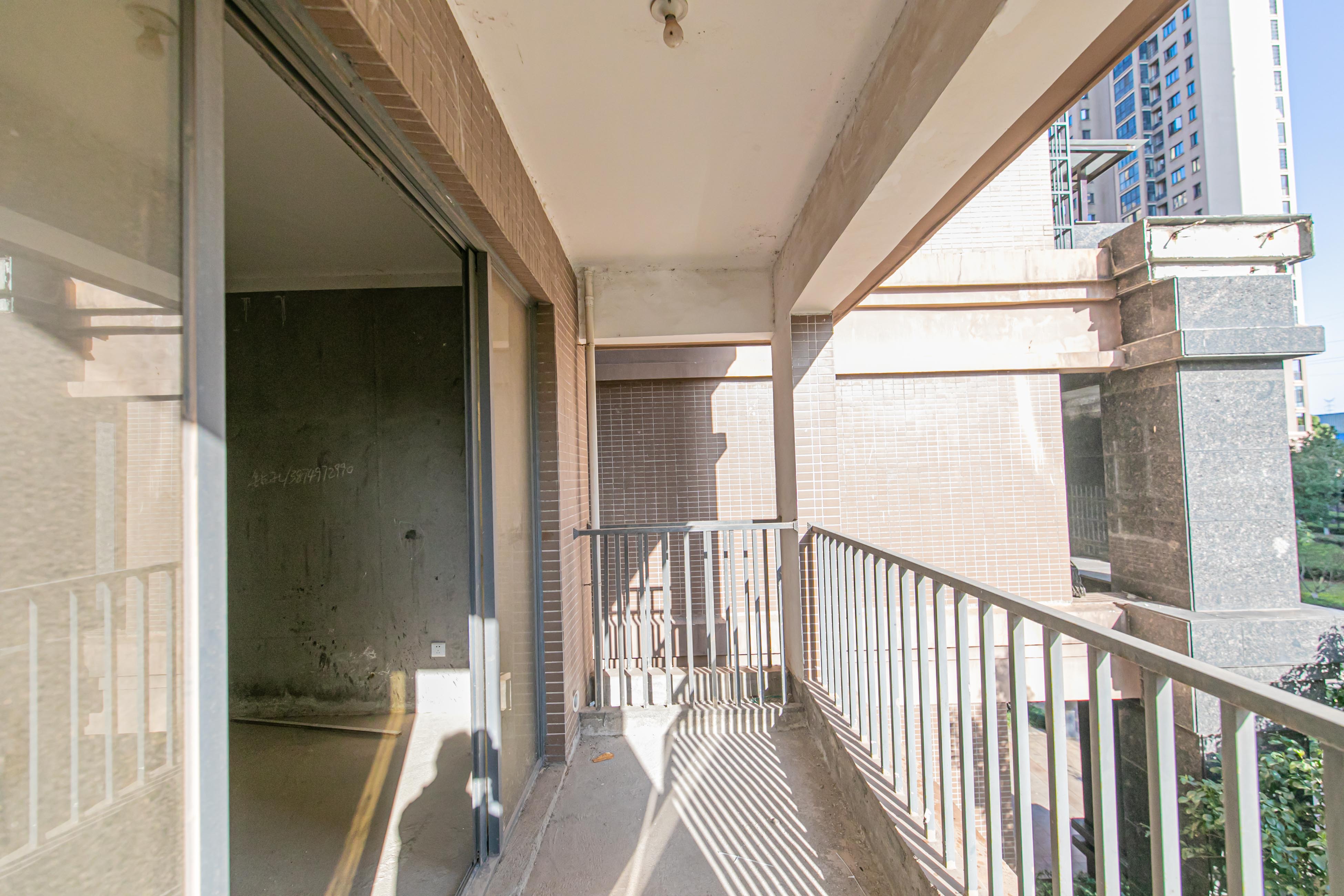 深业睿城 4室2厅2卫 102.0万 深业睿城 4室2厅2卫 102.0万其他