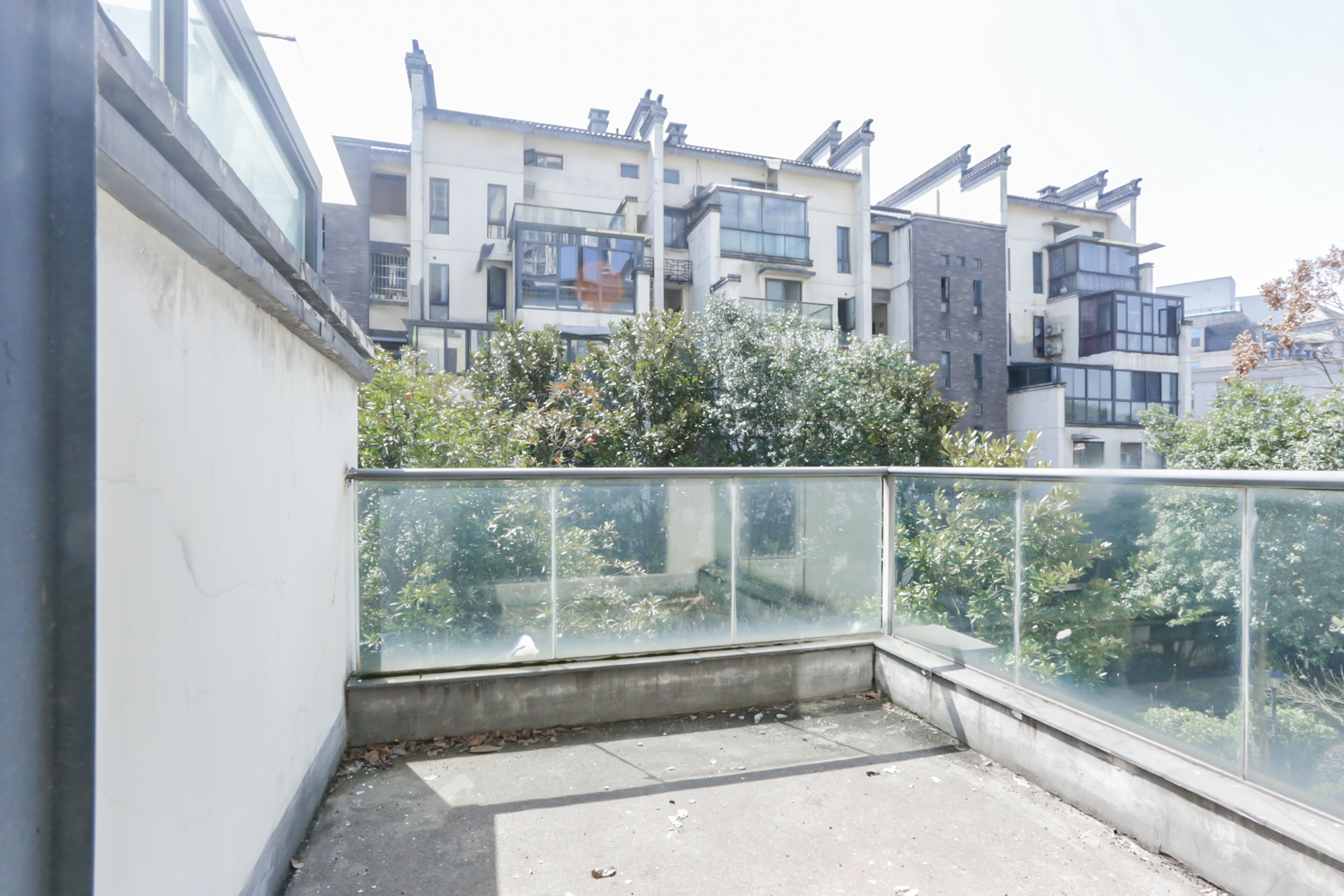 金科东方大院三四期  4室2厅2卫    175.0万客厅