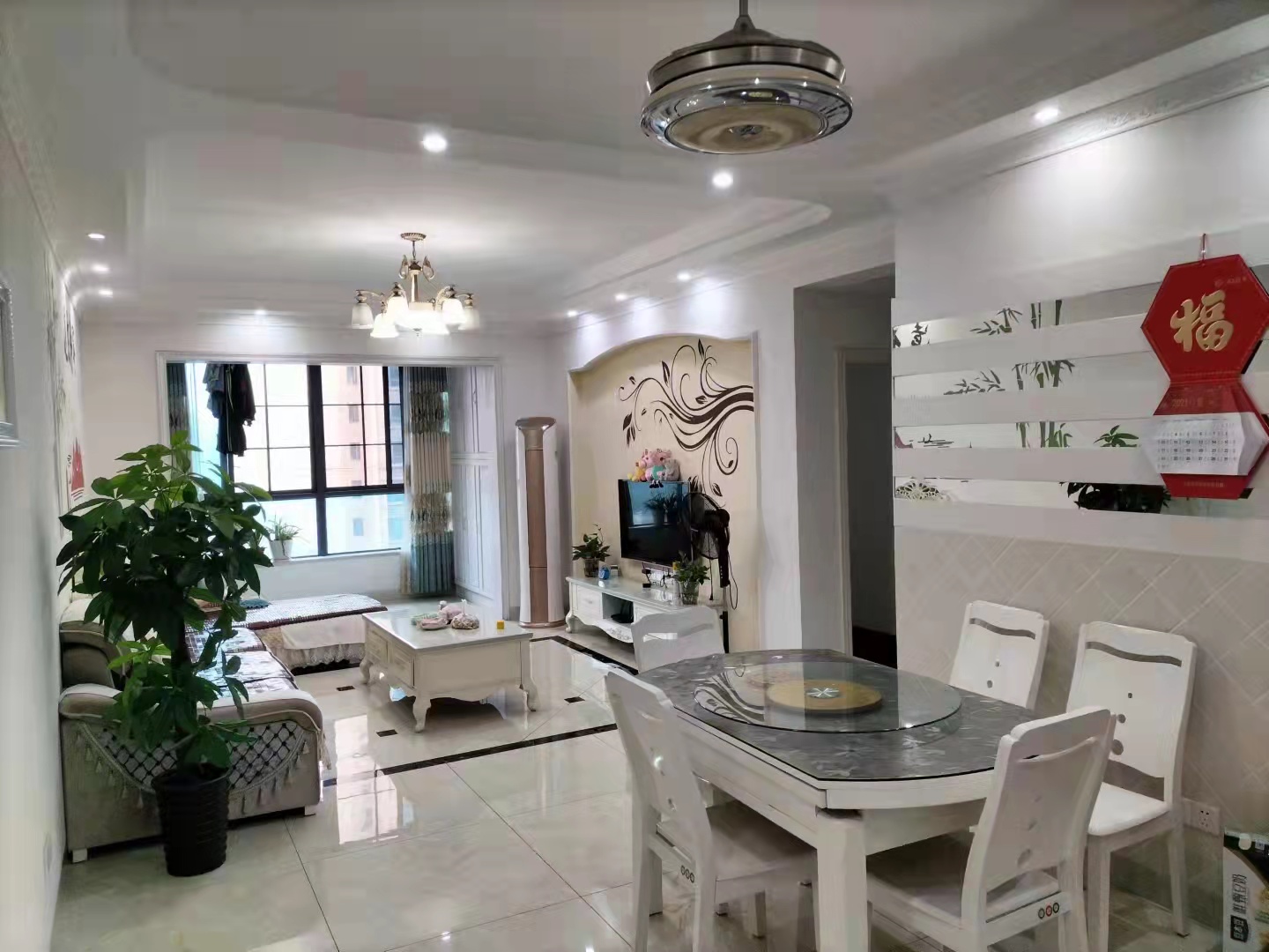 日盛山湖城 3室2厅1卫 72.0万 日盛山湖城 3室2厅1卫 72.0万客厅