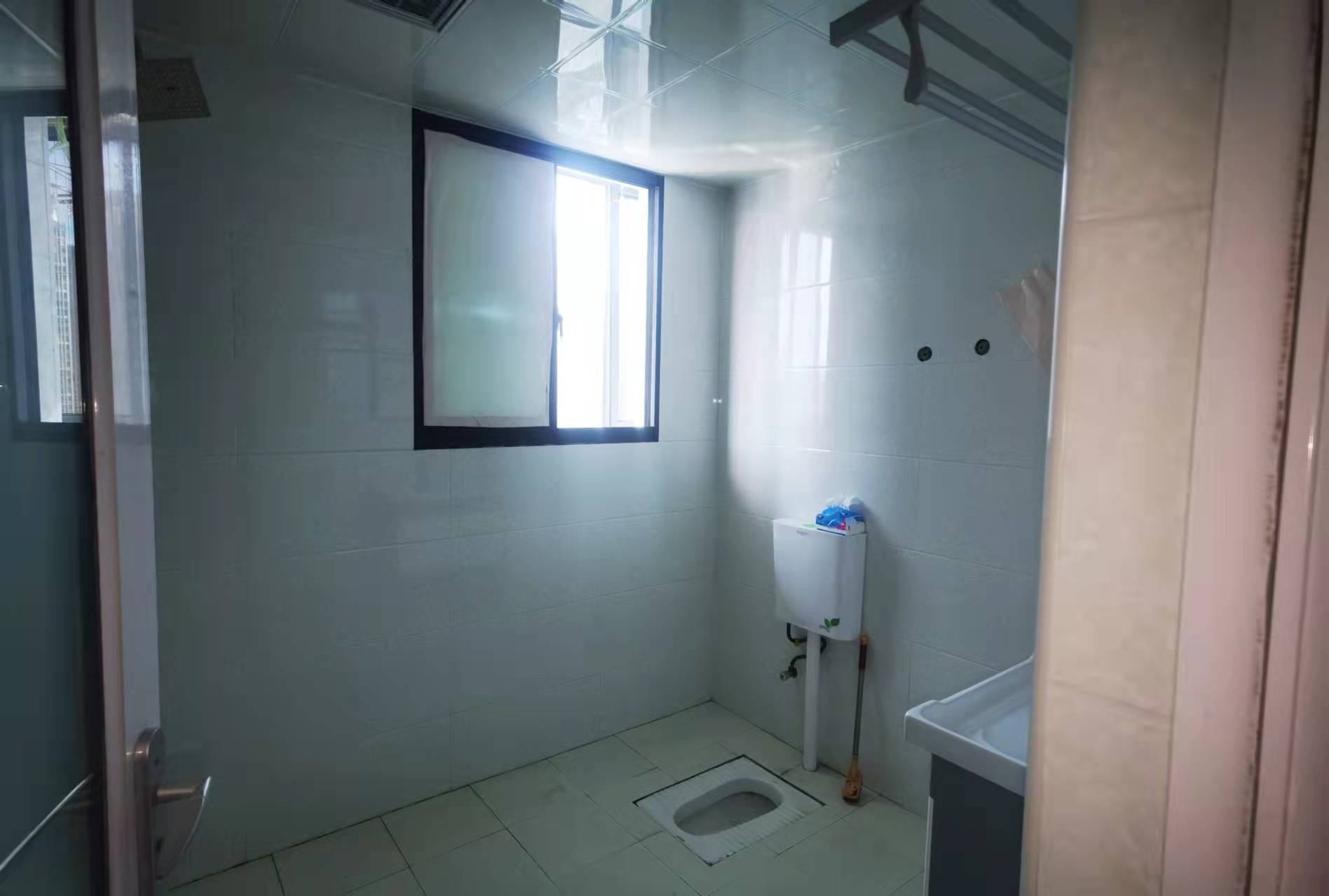 鸿星新天地 4室2厅2卫 2800.0元/月 鸿星新天地 4室2厅2卫 2800.0元/月室内图