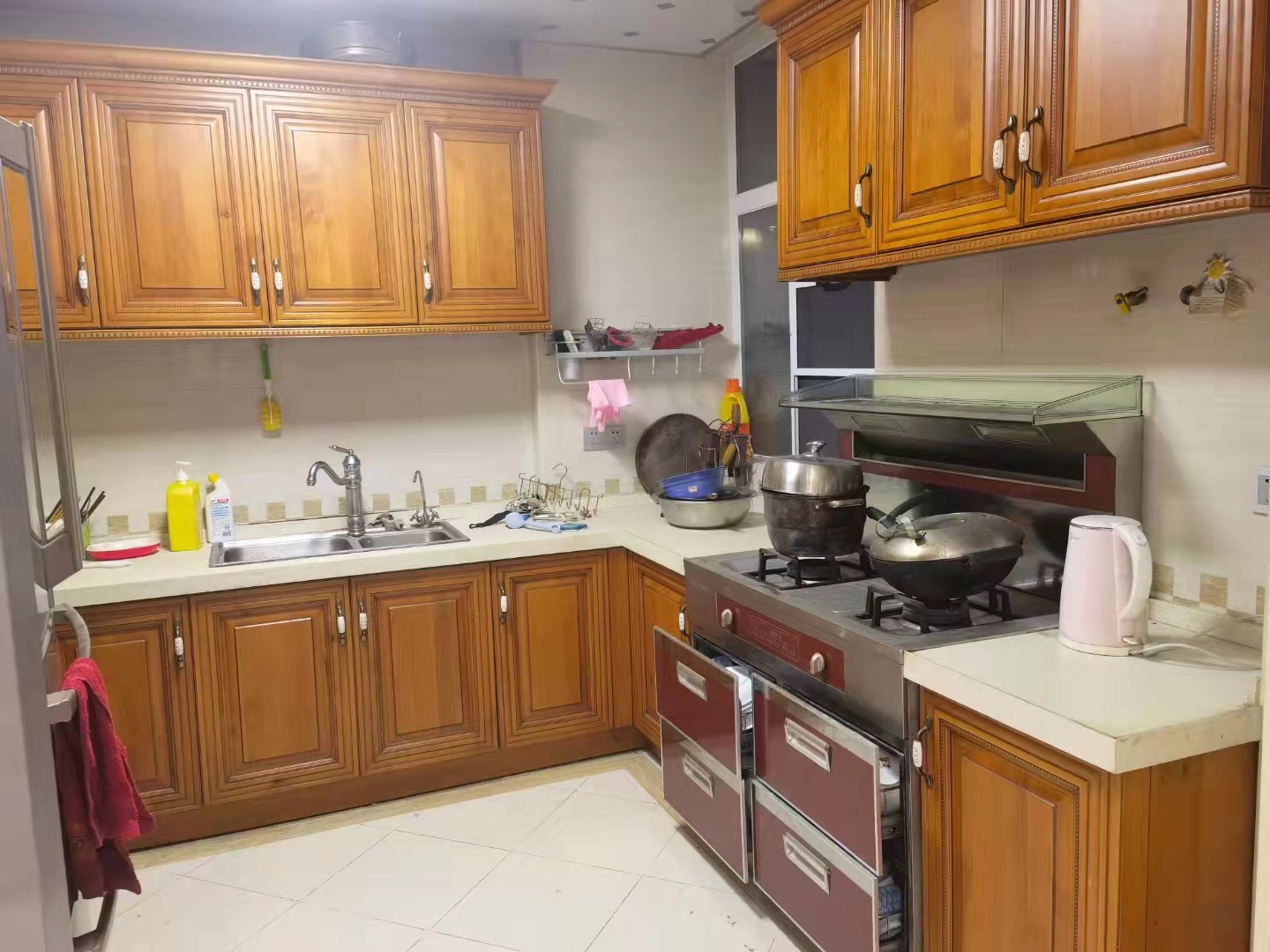 建设鑫苑  4室2厅2卫    195.0万厨房