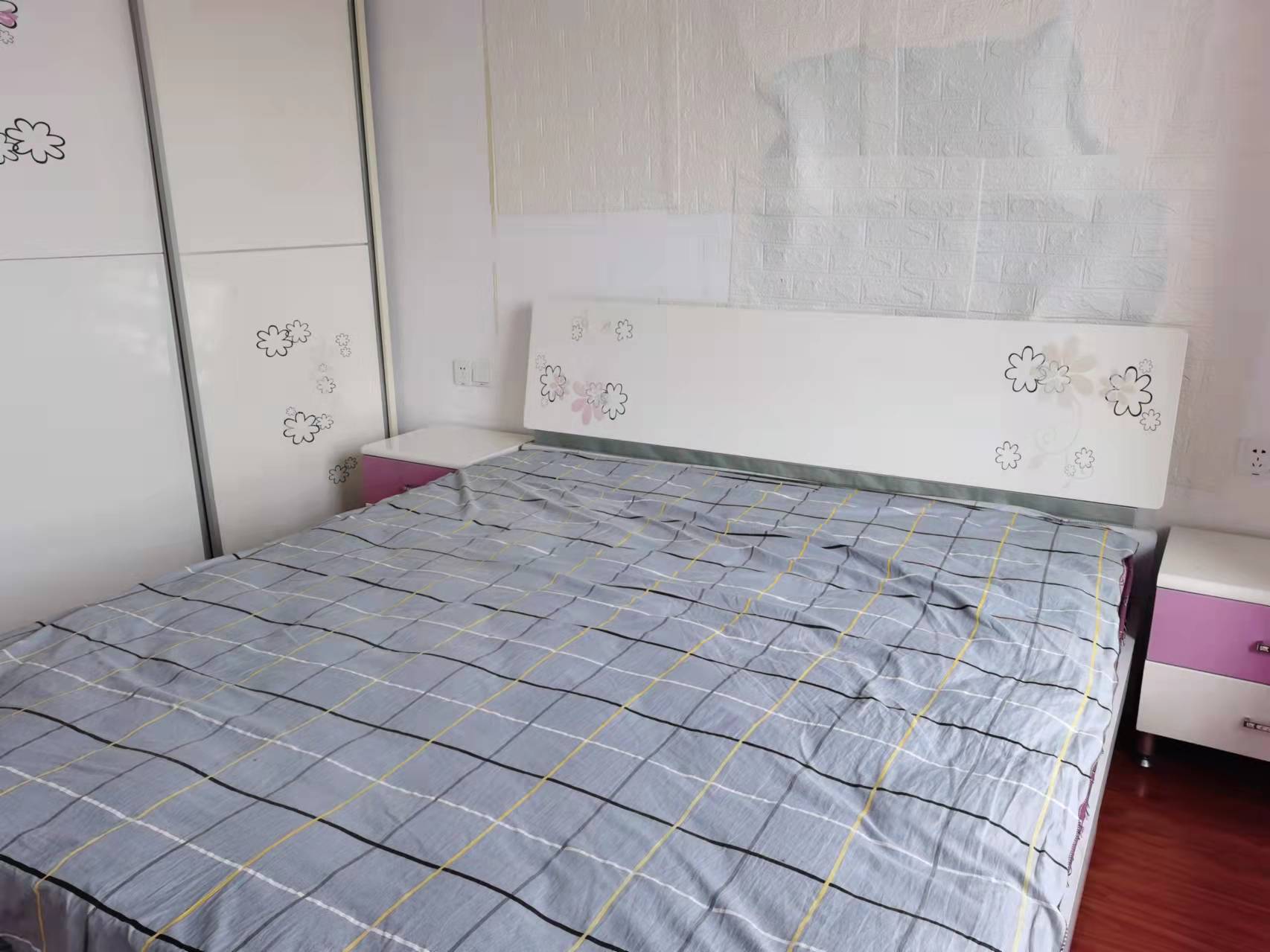 冠都现代城(冠都幸福彼岸)  3室2厅2卫    1800.0元/月 冠都现代城(冠都幸福彼岸)  3室2厅2卫    1800.0元/月小区图