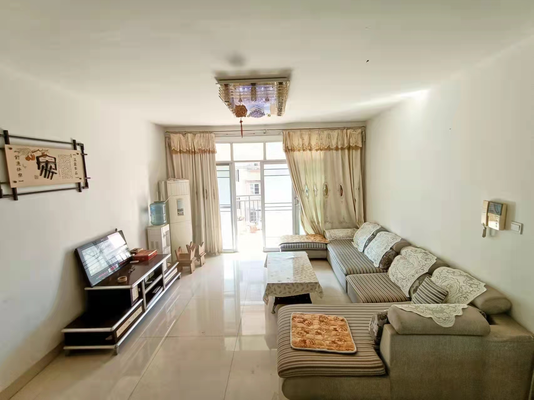 雁城蓝天 3室2厅2卫 2000.0元/月 雁城蓝天 3室2厅2卫 2000.0元/月室内图