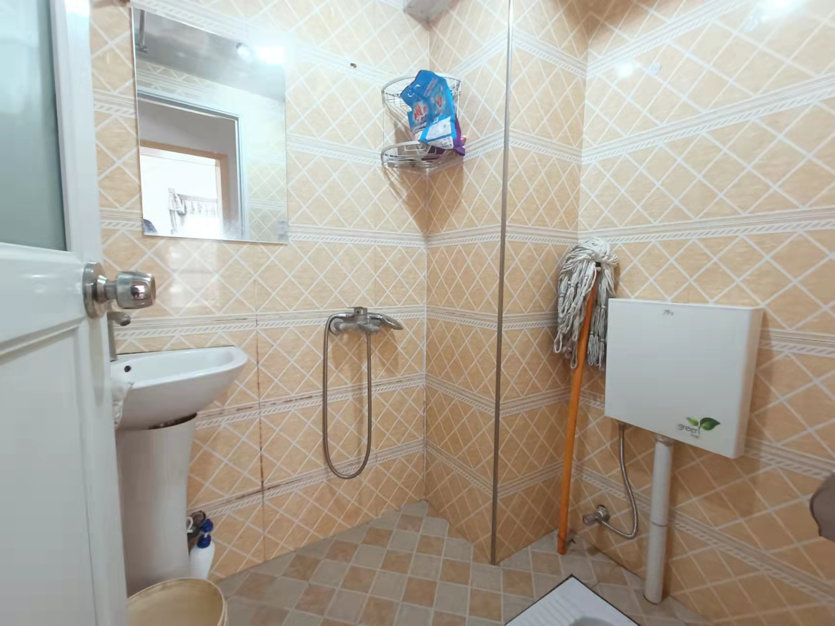 旺佳华府  2室2厅1卫    1200.0元/月 旺佳华府  2室2厅1卫    1200.0元/月室内图