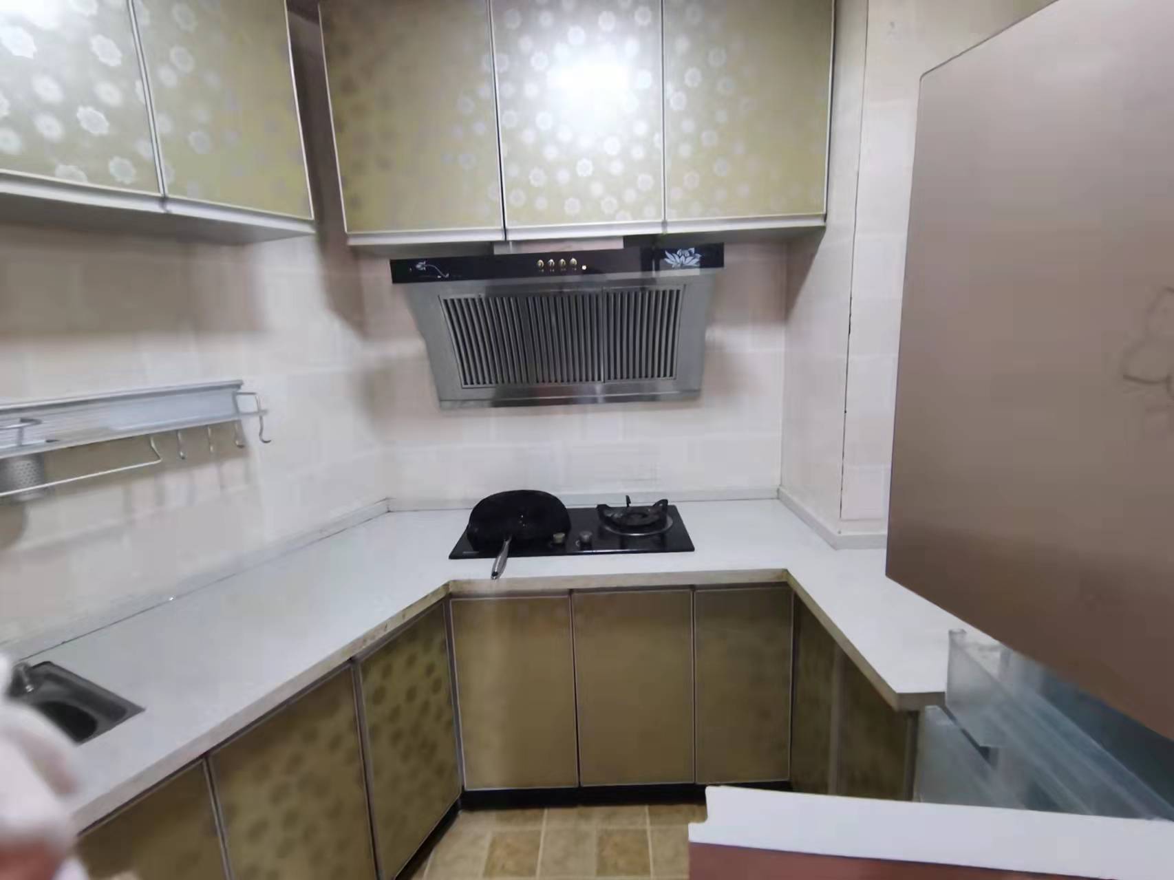 冠都现代城(冠都幸福彼岸)  3室2厅2卫    1800.0元/月 冠都现代城(冠都幸福彼岸)  3室2厅2卫    1800.0元/月小区图