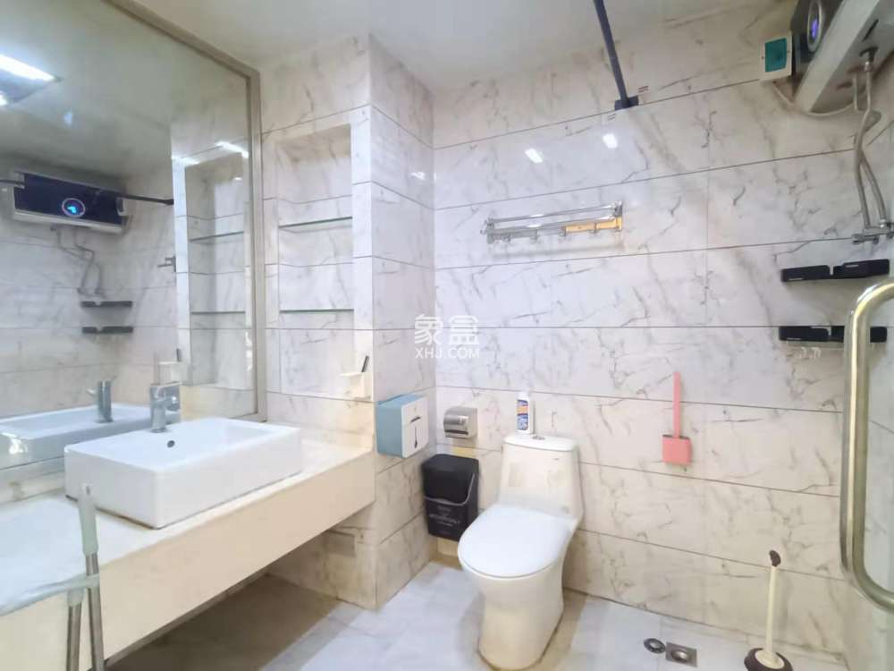 和平路行政公馆  1室1厅1卫    1400.0元/月