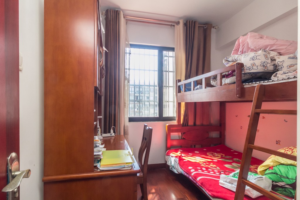 康桥长郡 2室2厅1卫 52.0万 康桥长郡 2室2厅1卫 52.0万卧室