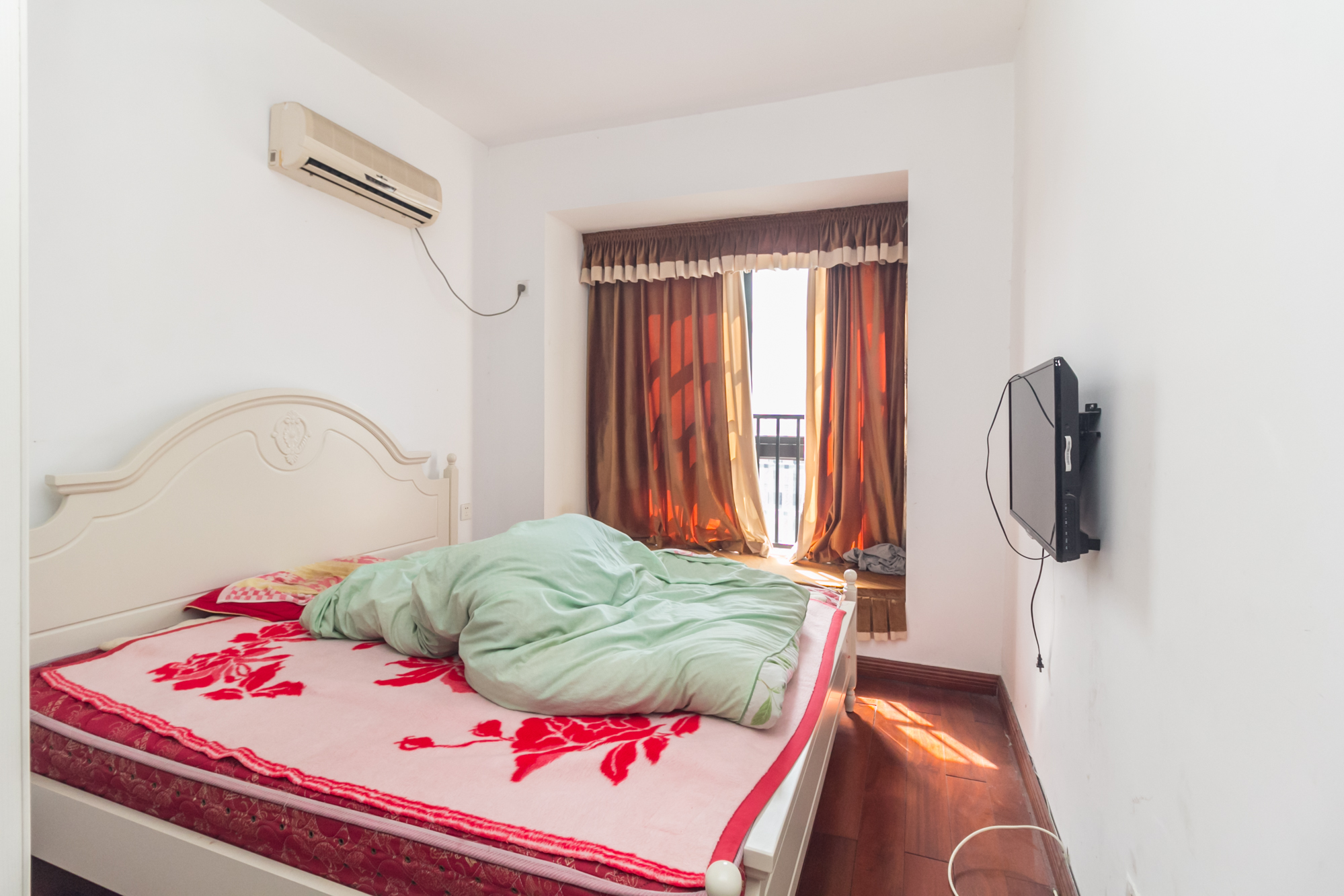 康桥长郡 2室2厅1卫 52.0万 康桥长郡 2室2厅1卫 52.0万卧室