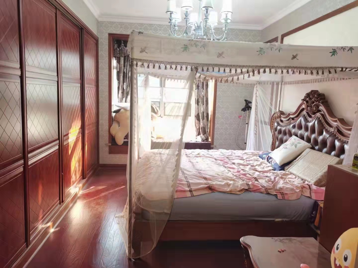 建设鑫苑  4室2厅2卫    195.0万卧室