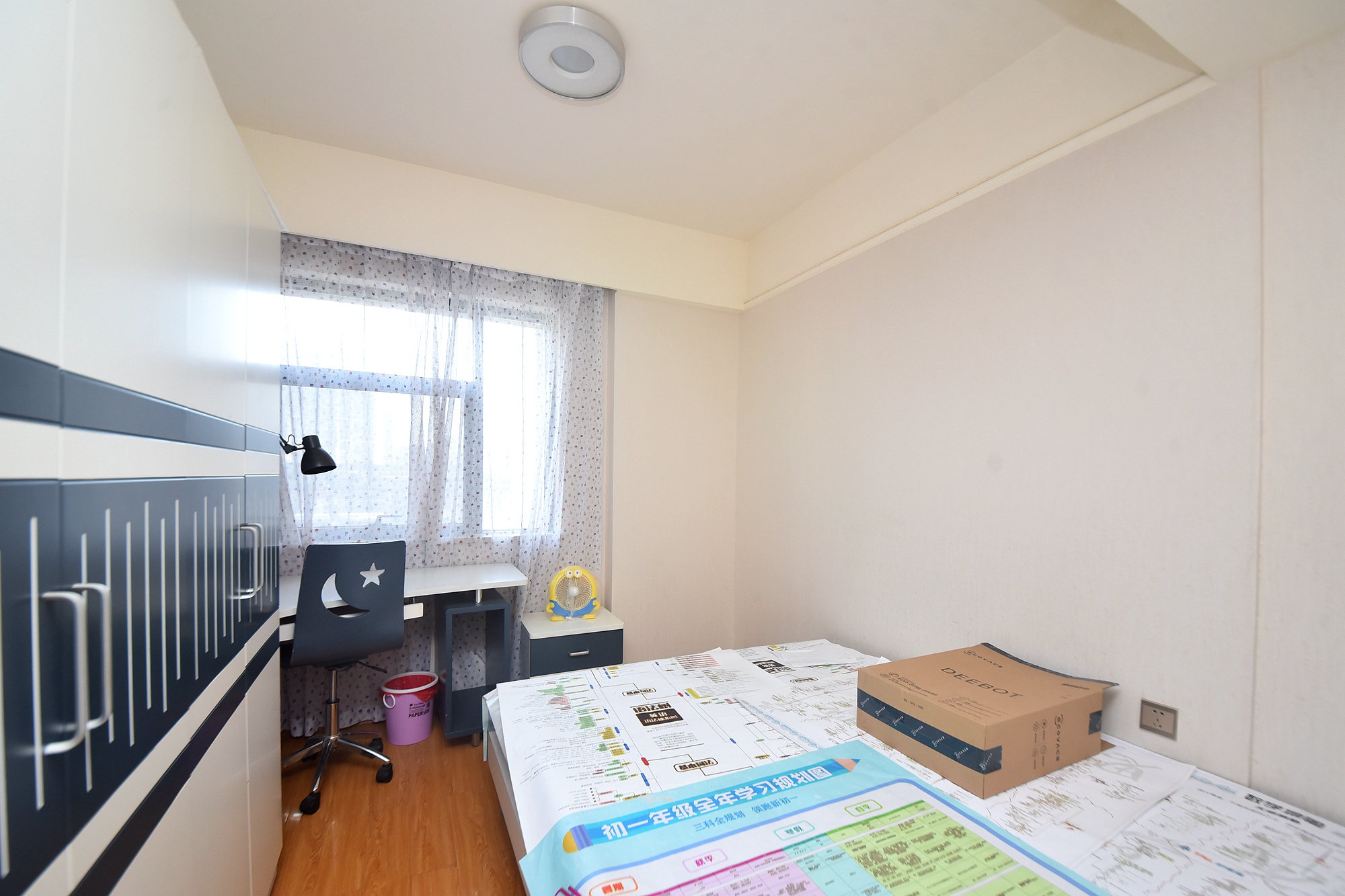 东塘瑞府  2室1厅1卫   100.00万卧室