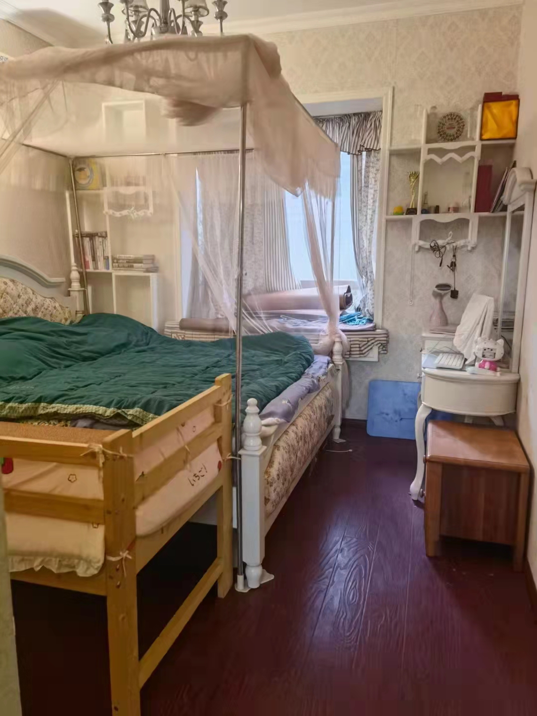 建设鑫苑  4室2厅2卫    195.0万卧室