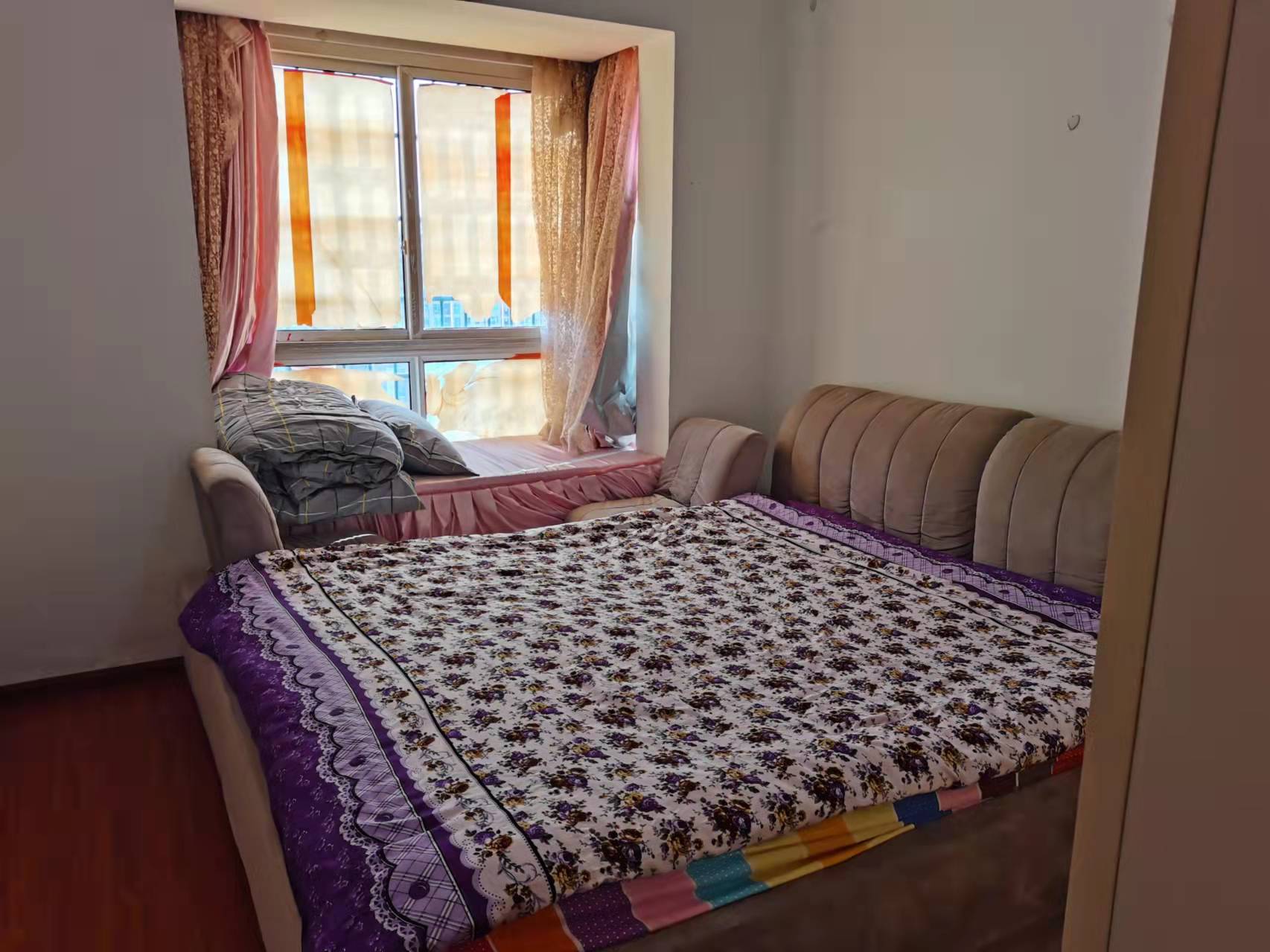 冠都现代城(冠都幸福彼岸)  3室2厅2卫    1800.0元/月 冠都现代城(冠都幸福彼岸)  3室2厅2卫    1800.0元/月室内图