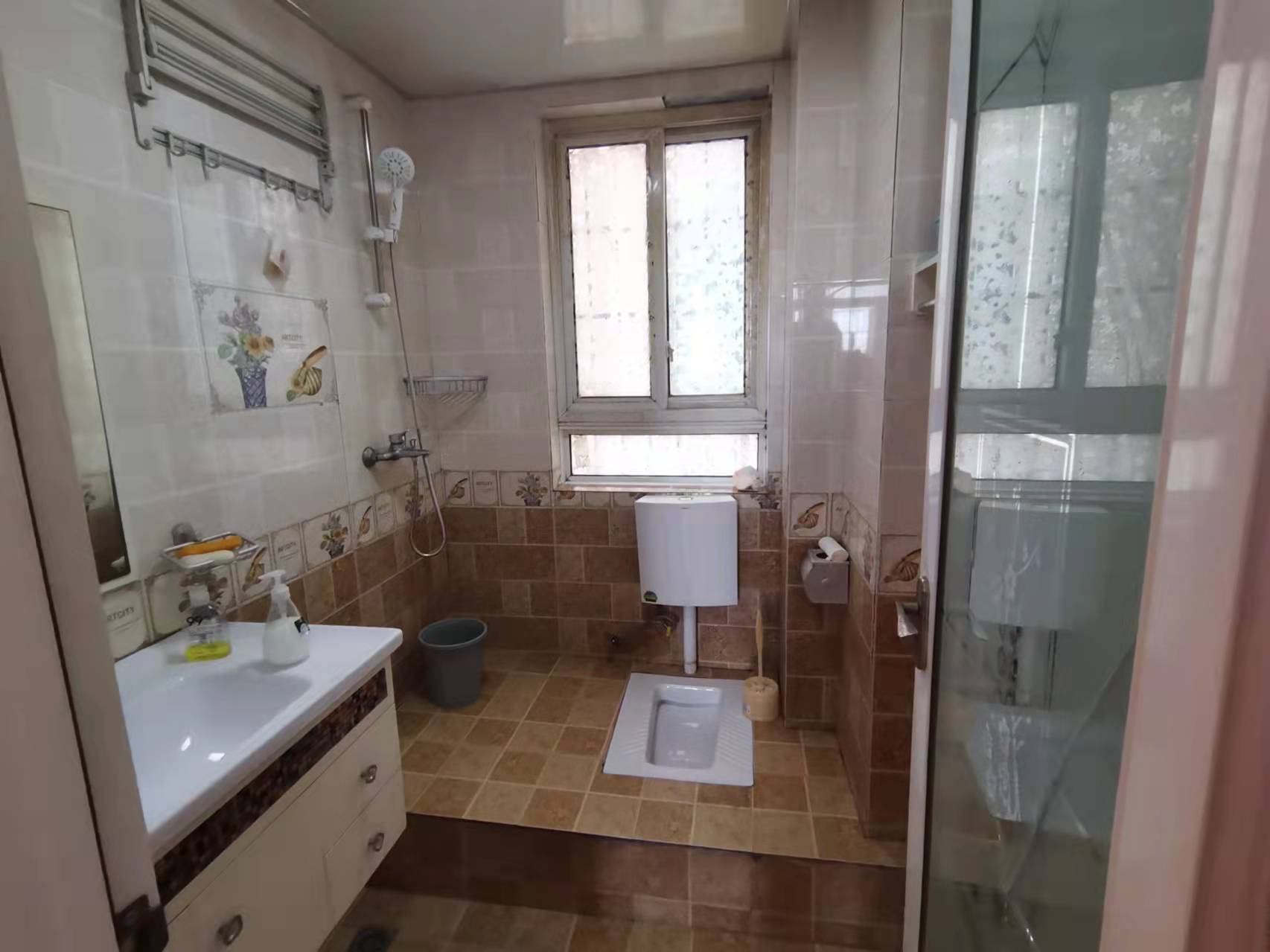 冠都现代城(冠都幸福彼岸)  3室2厅2卫    1800.0元/月 冠都现代城(冠都幸福彼岸)  3室2厅2卫    1800.0元/月小区图