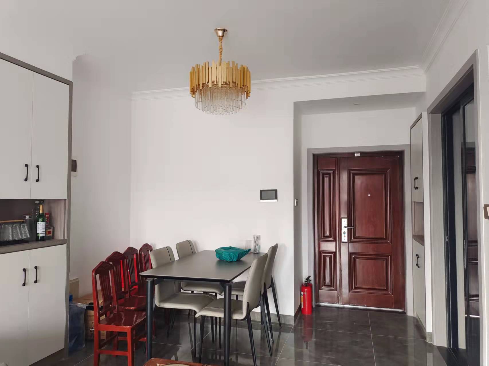 会龙山溪谷(住宅) 4室2厅1卫 2600.0元/月 会龙山溪谷(住宅) 4室2厅1卫 2600.0元/月室内图