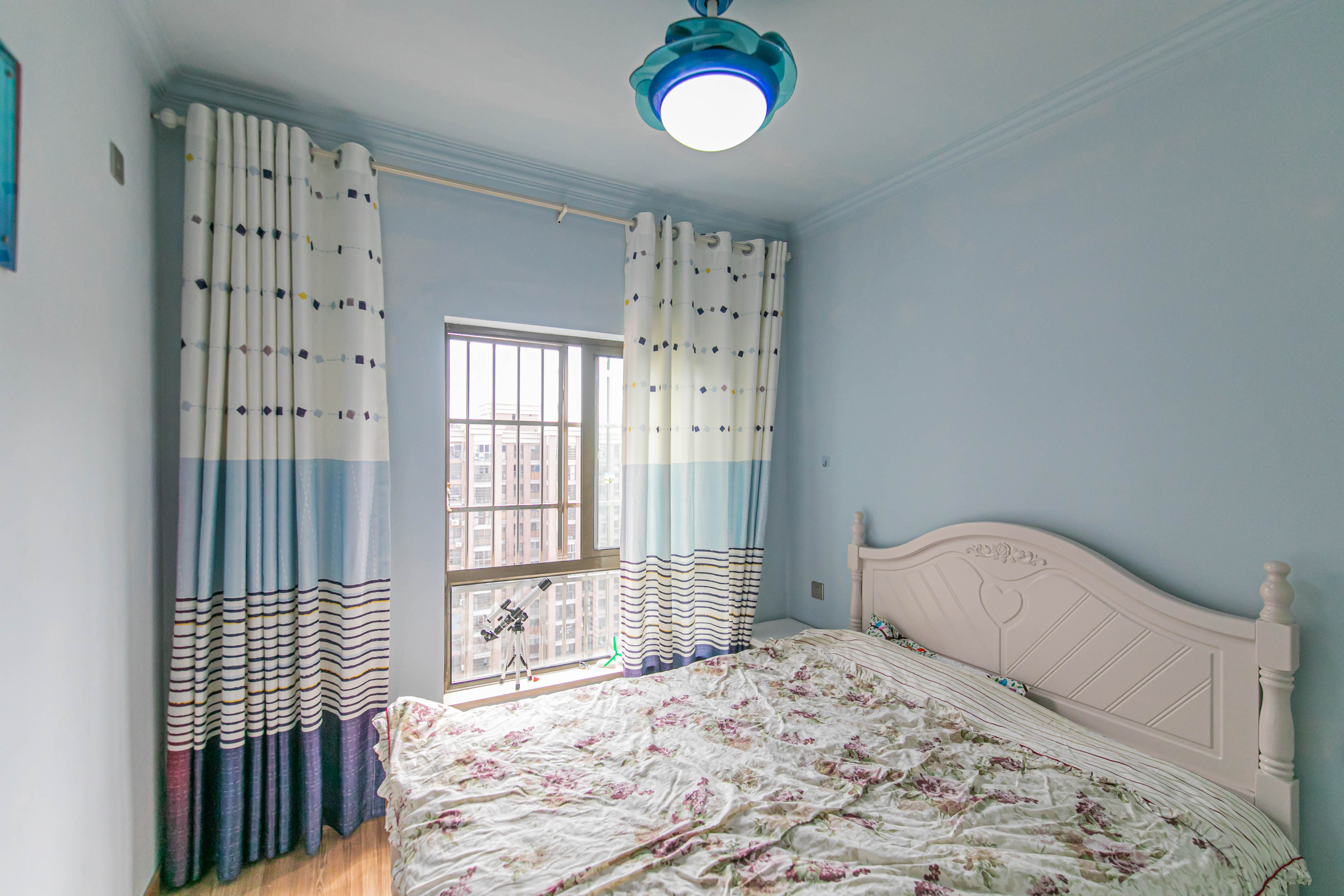 家和院  4室2厅2卫    118.7万卧室