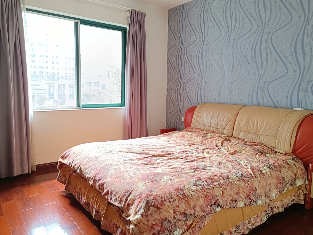 香山美境 5室2厅2卫 108.0万 香山美境 5室2厅2卫 108.0万客厅