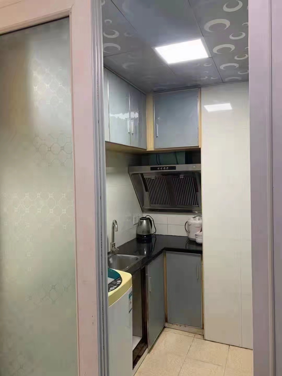 晶都公馆  1室1厅1卫   10.00万客厅