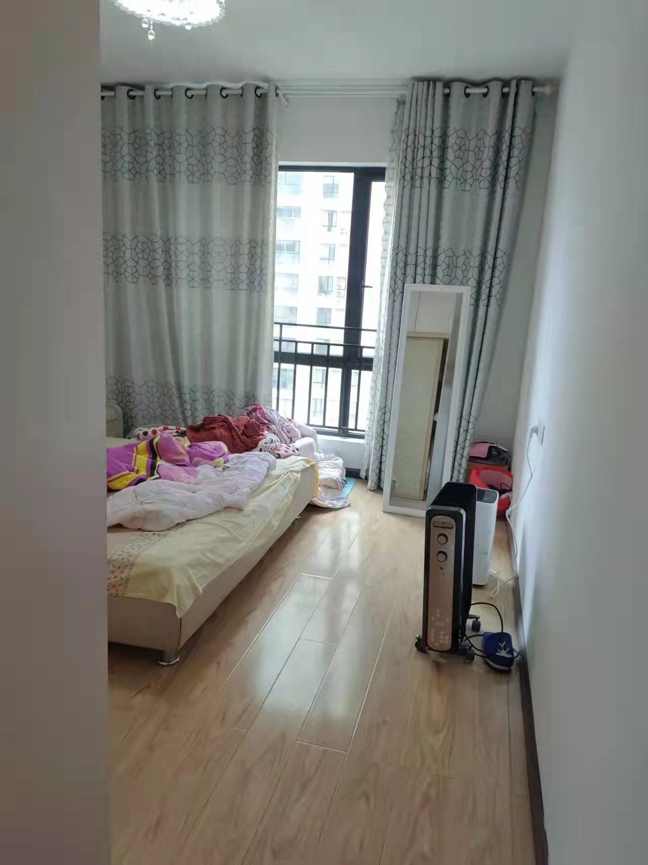 美的林城时代  4室2厅2卫   4500.00元/月