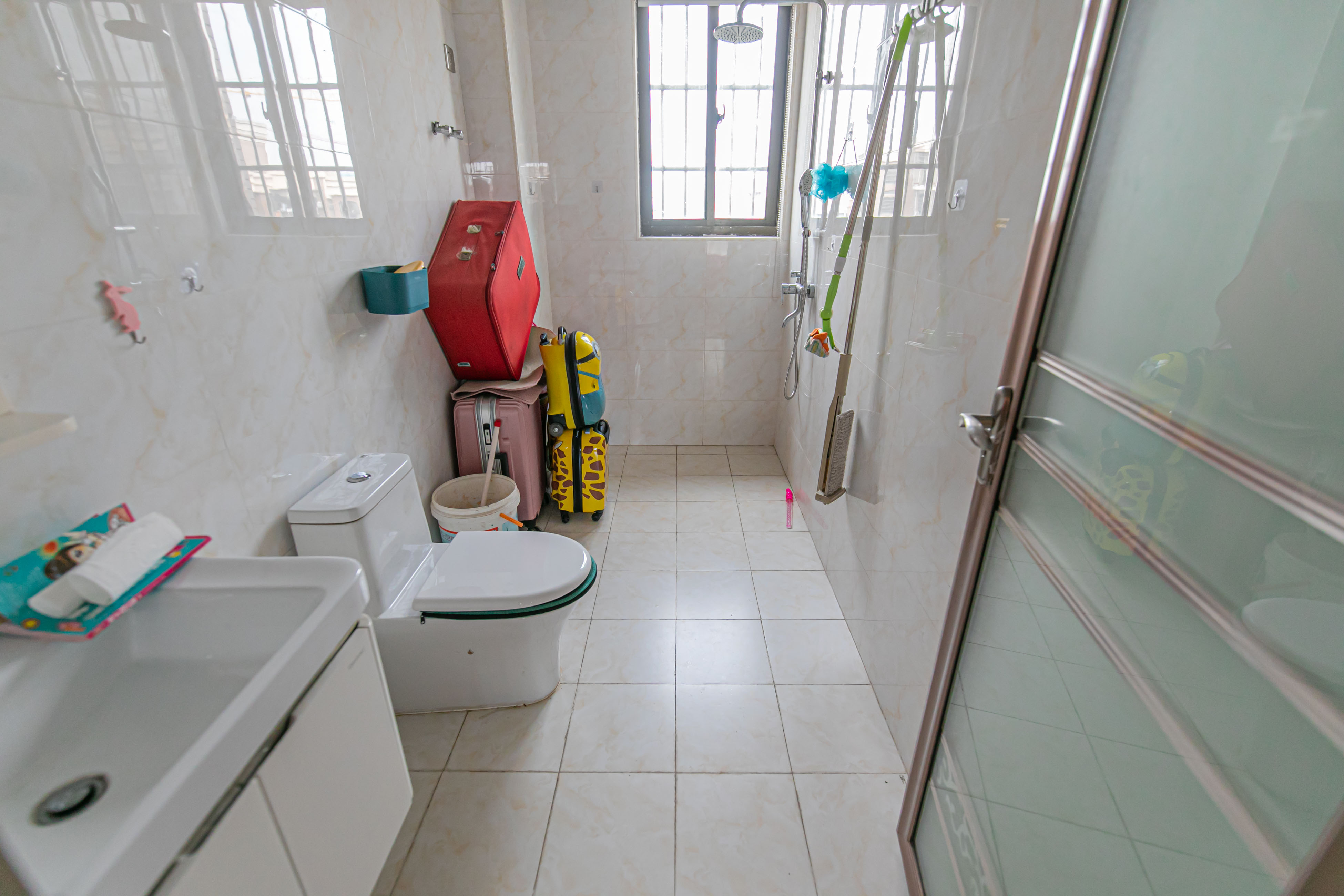 家和院  4室2厅2卫    118.7万卫生间