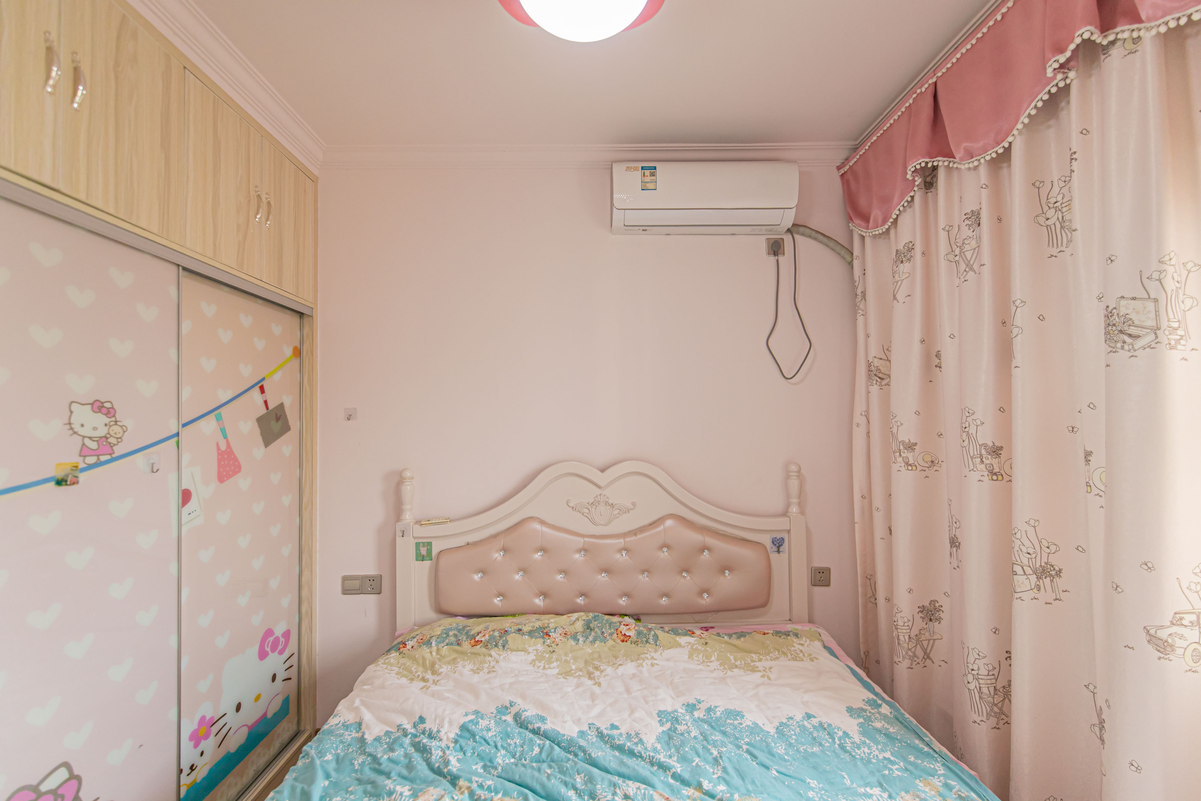 家和院  4室2厅2卫    118.7万卧室