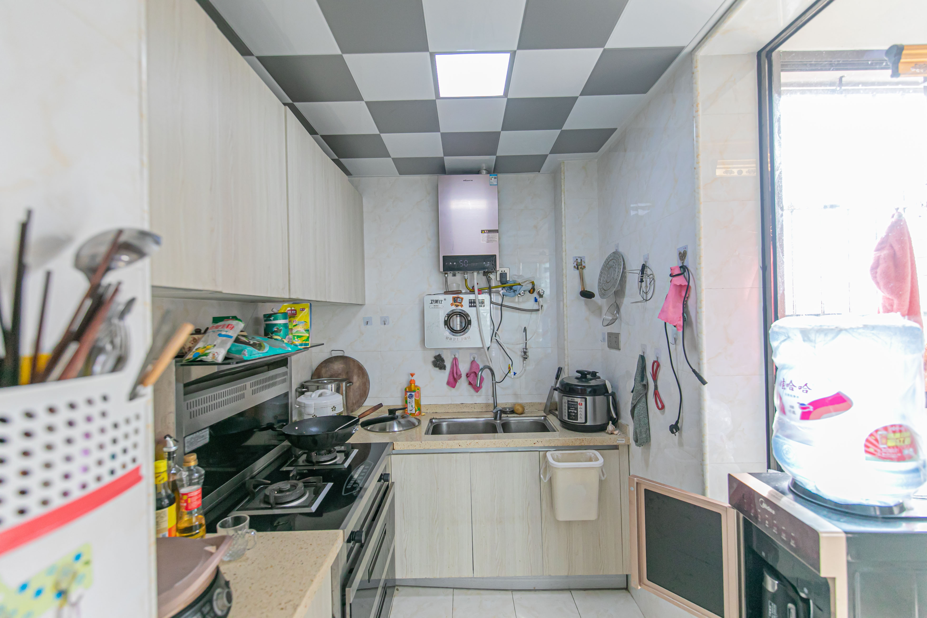 家和院  4室2厅2卫    118.7万厨房