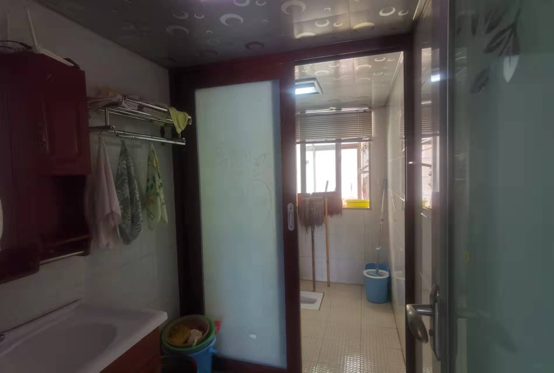 香山红叶  3室2厅2卫    84.8万 香山红叶  3室2厅2卫    84.8万卫生间