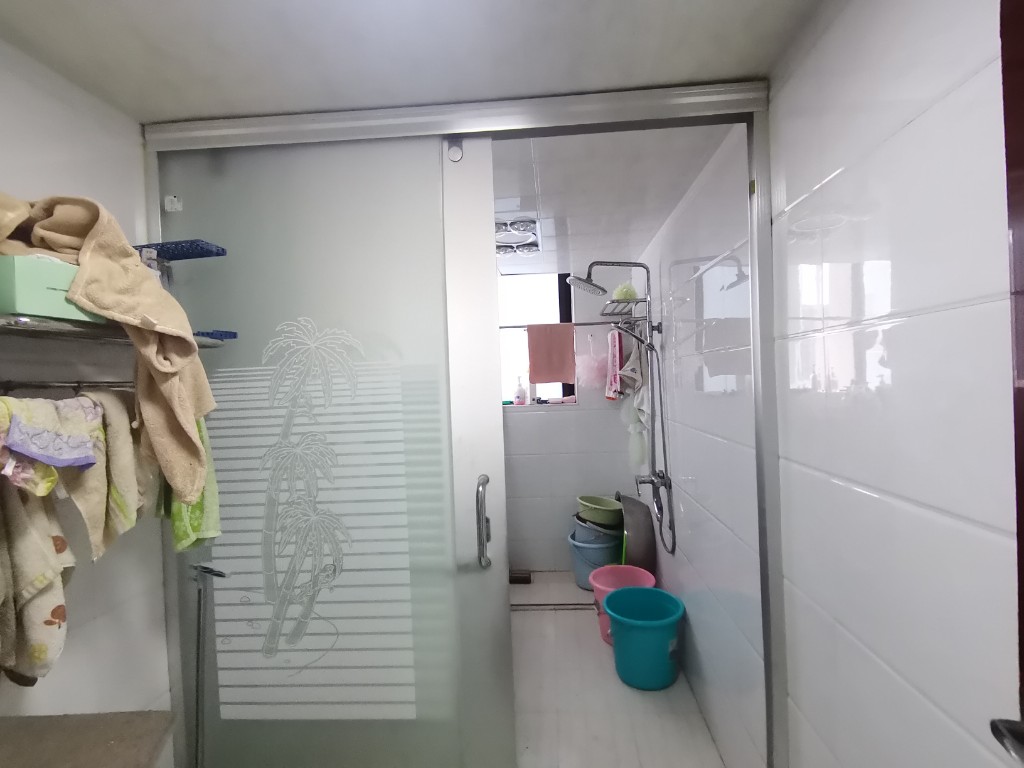 旺城天悦领秀香江  4室2厅2卫    85.0万 旺城天悦领秀香江  4室2厅2卫    85.0万客厅