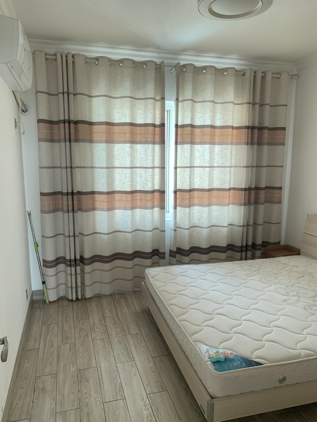 楠湖山庄  5室2厅1卫    65.0万 楠湖山庄  5室2厅1卫    65.0万客厅