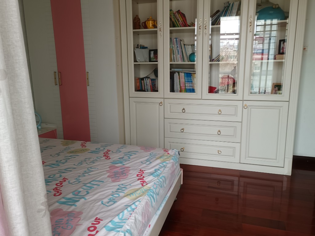 香山美境 5室2厅2卫 108.0万 香山美境 5室2厅2卫 108.0万客厅