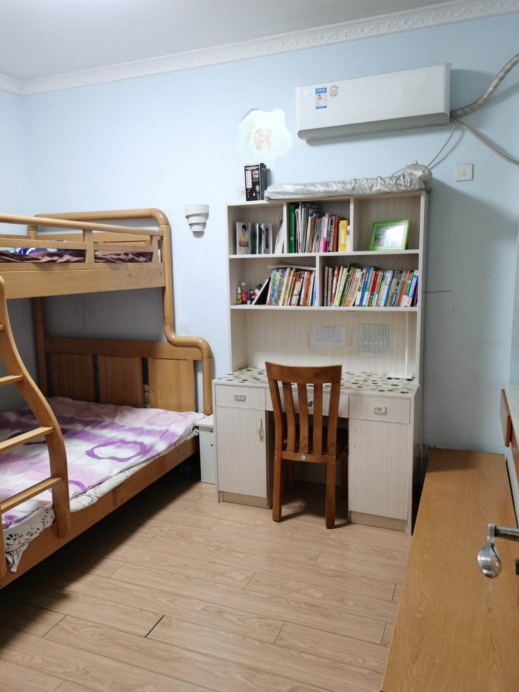 水岸花城(翠堤湾) 2室1厅1卫 52.8万 水岸花城(翠堤湾) 2室1厅1卫 52.8万客厅