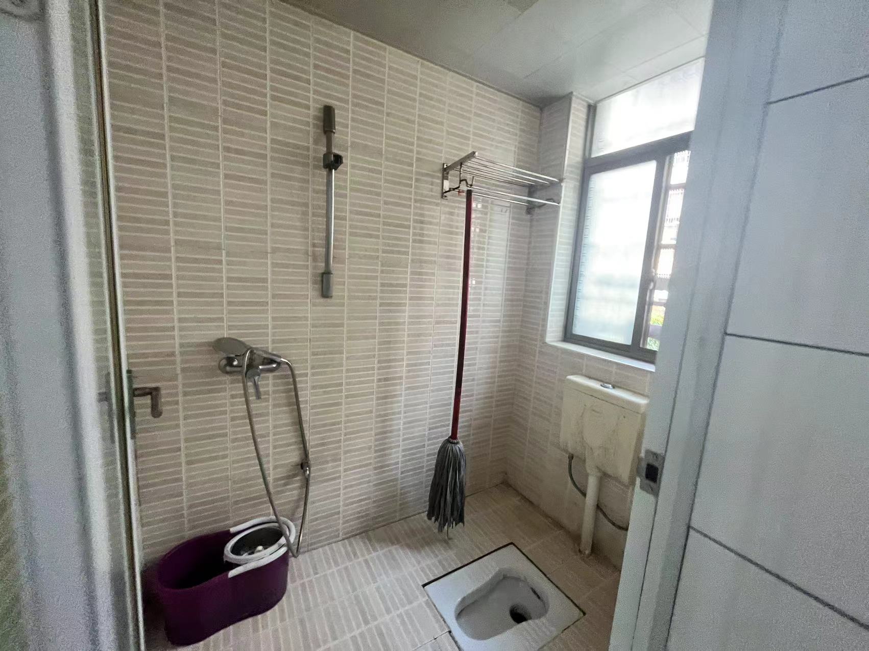 益欣园小区 4室2厅1卫 1600.0元/月 益欣园小区 4室2厅1卫 1600.0元/月室内图