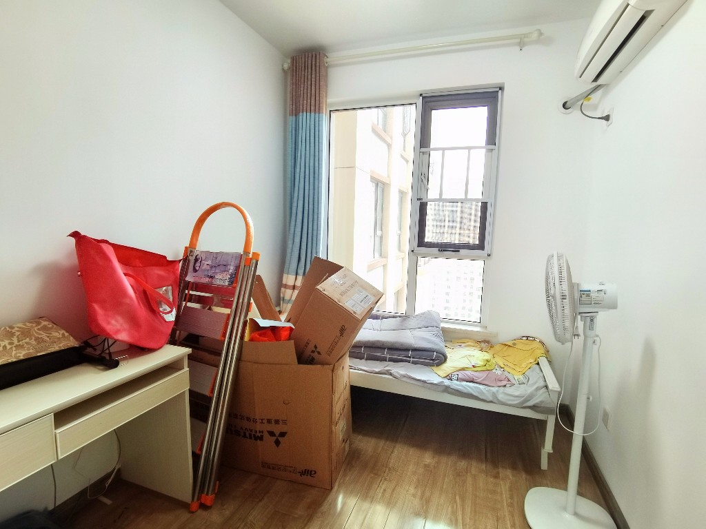 佳兆业金域天下三期 3室2厅2卫 72.80万 佳兆业金域天下三期 3室2厅2卫 72.80万客厅