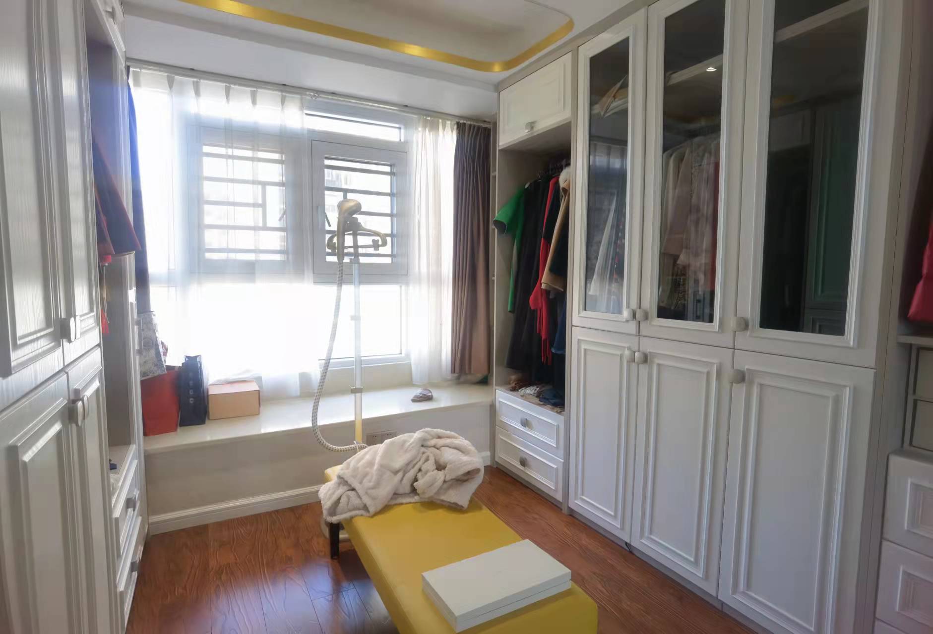 经世龙城 3室2厅1卫 99.8万 经世龙城 3室2厅1卫 99.8万客厅