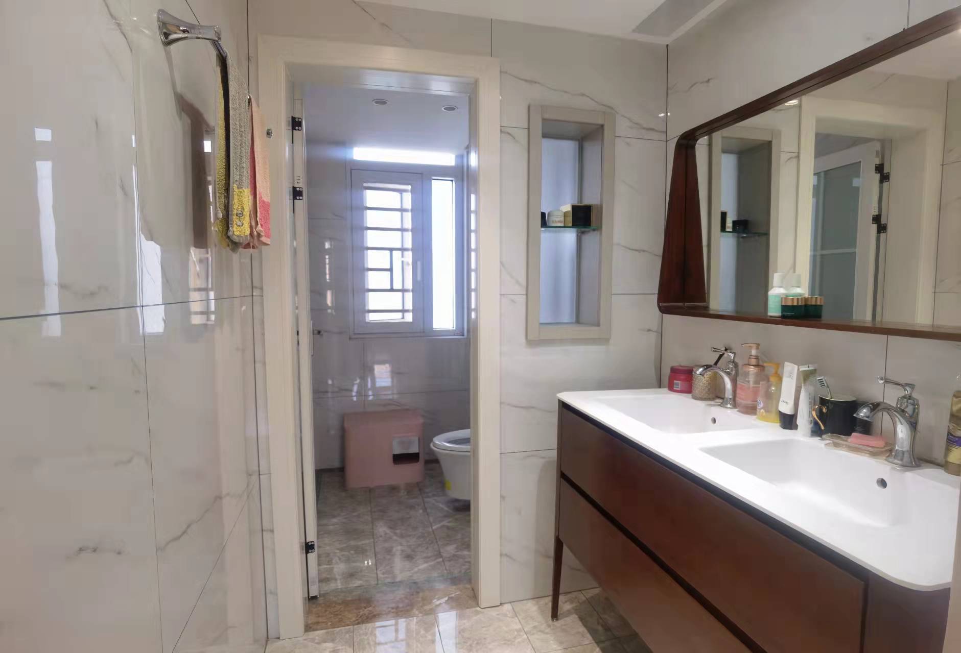 经世龙城 3室2厅1卫 99.8万 经世龙城 3室2厅1卫 99.8万客厅