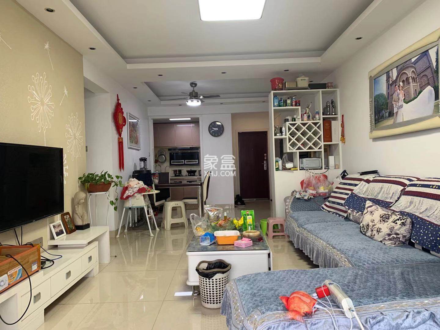 三一歌雅郡 3室2厅1卫 67.0万 三一歌雅郡 3室2厅1卫 67.0万客厅