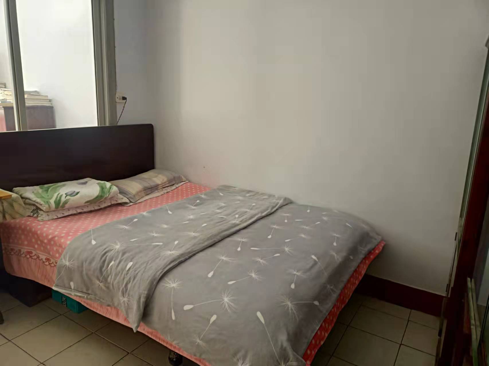 老公安局宿舍  3室2厅1卫    34.8万 老公安局宿舍  3室2厅1卫    34.8万