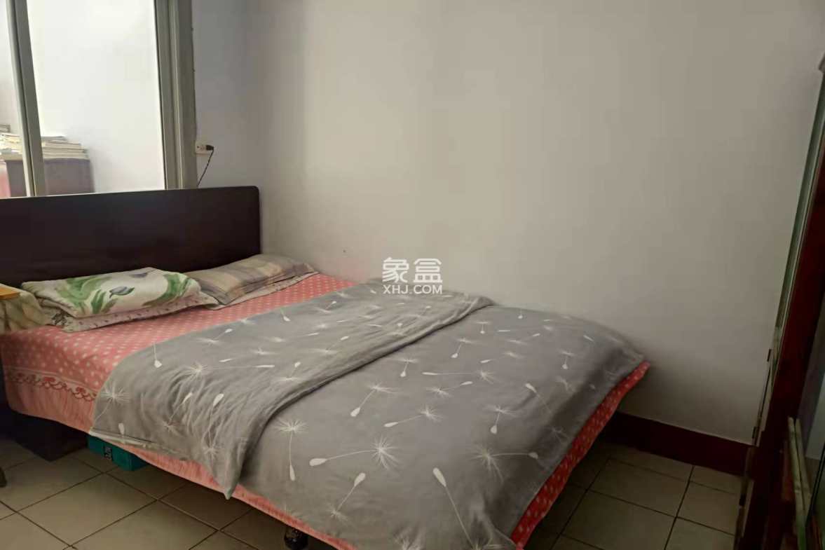 老公安局宿舍 3室2厅1卫 34.8万 老公安局宿舍 3室2厅1卫 34.8万客厅