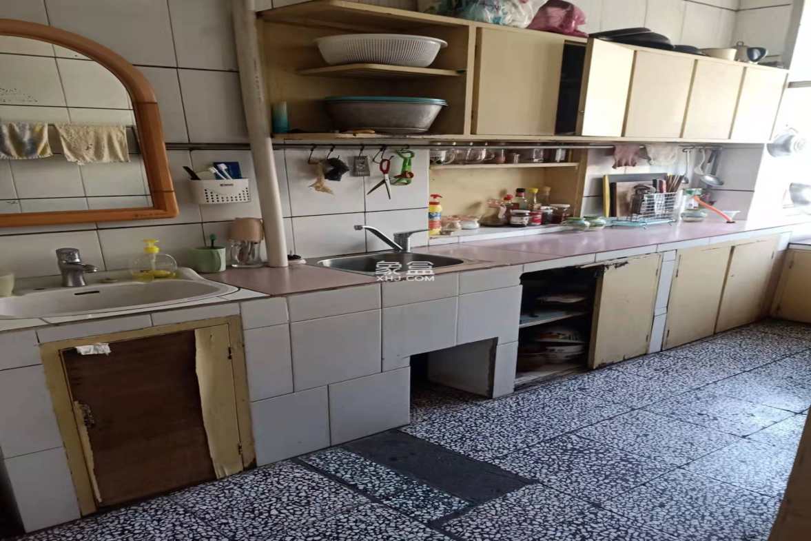 老公安局宿舍 3室2厅1卫 34.8万 老公安局宿舍 3室2厅1卫 34.8万客厅