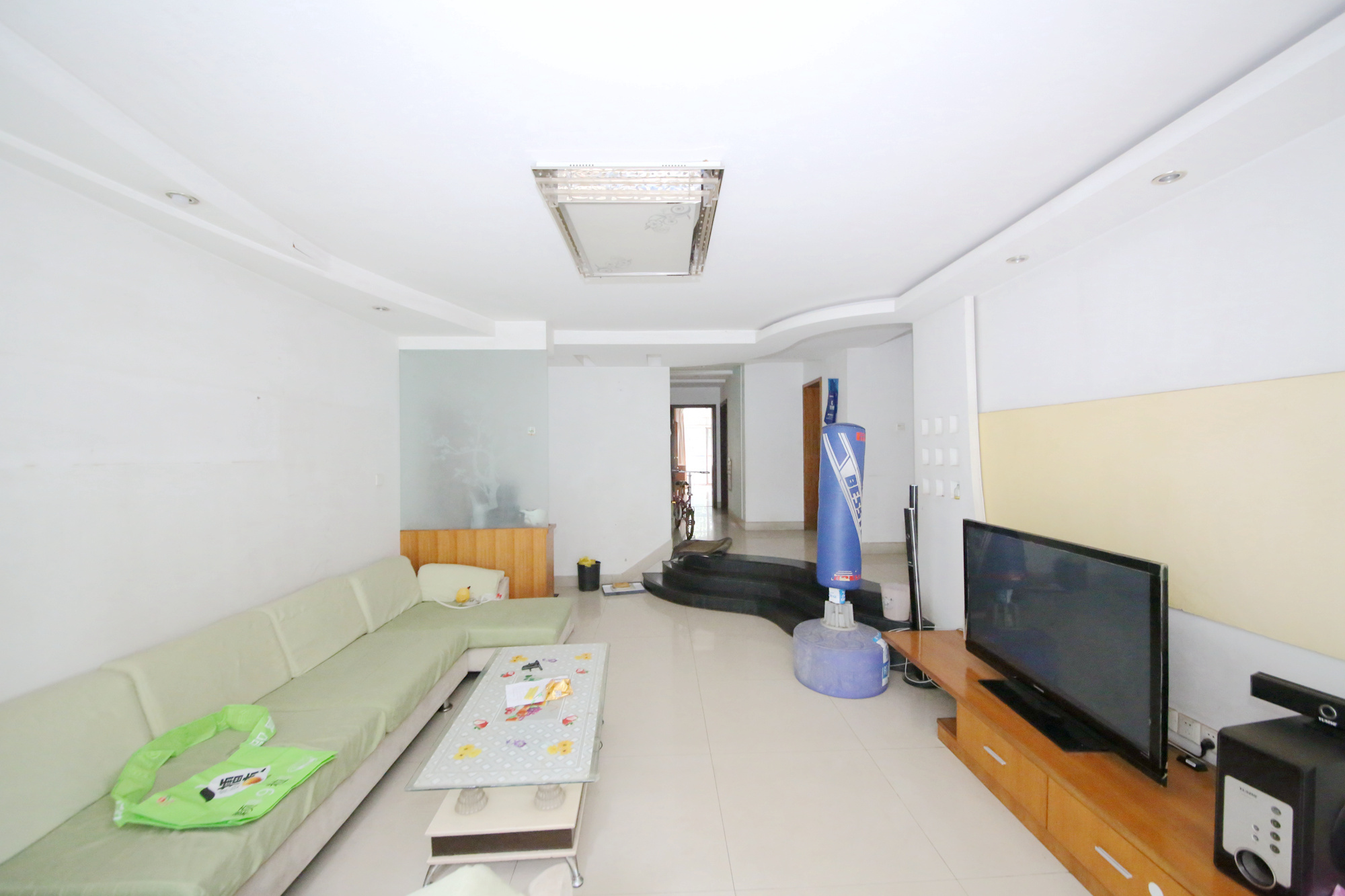 中江锦城  3室2厅1卫    85.0万 中江锦城  3室2厅1卫    85.0万客厅